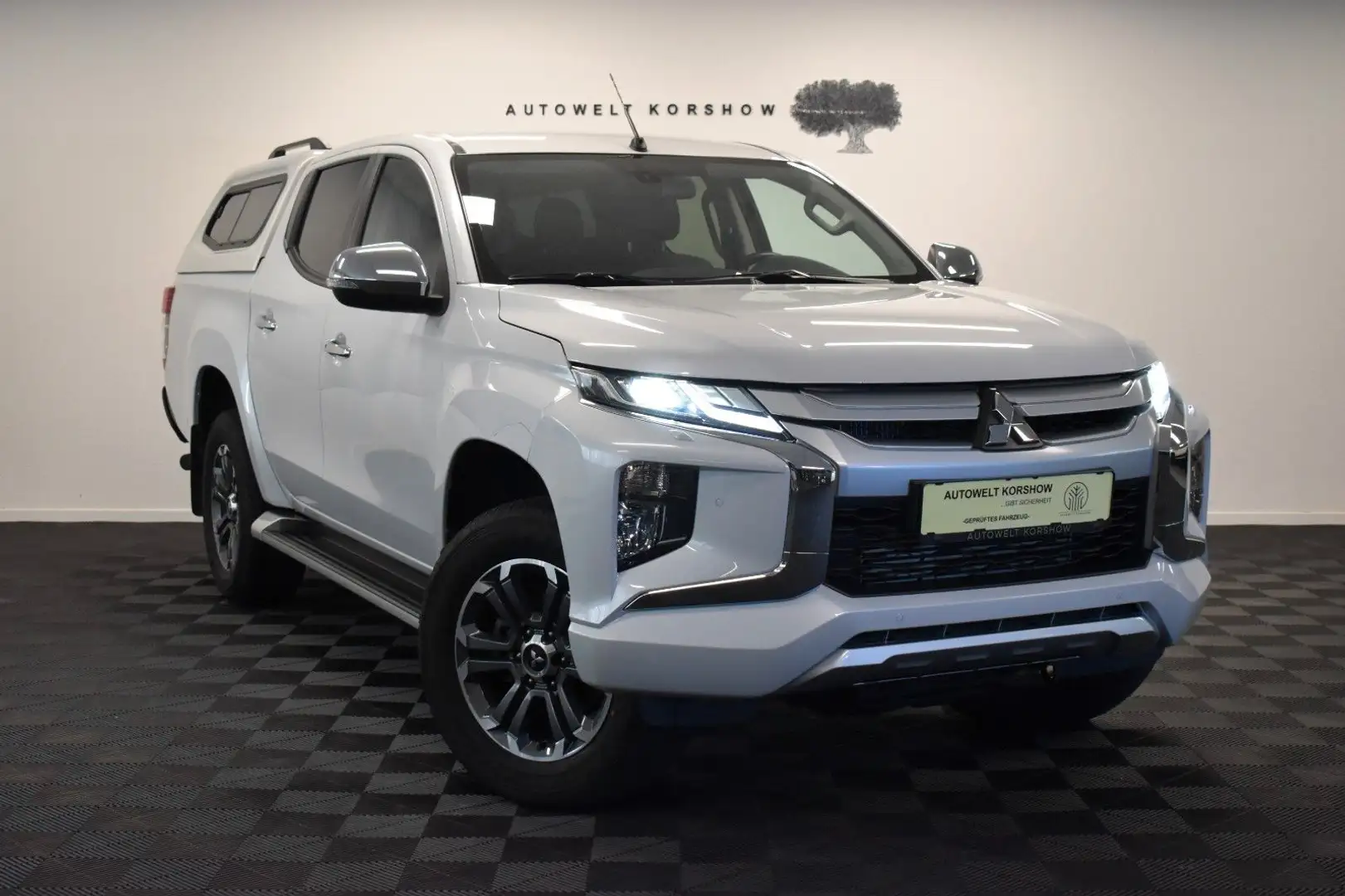 Mitsubishi L200 Top DoKa 4WD *LED *AHK *HARDTOP*KAMERA*SHZ Blanc - 1