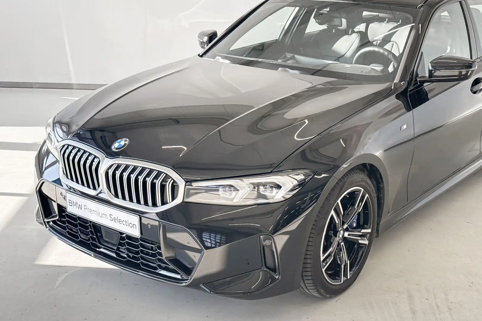BMW 330 3 Serie Touring 330i M Sportpakket Aut. | Summer S Zwart - 2