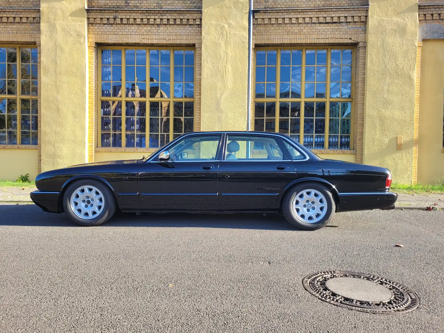 Jaguar XJ6 X300 Noir - 2