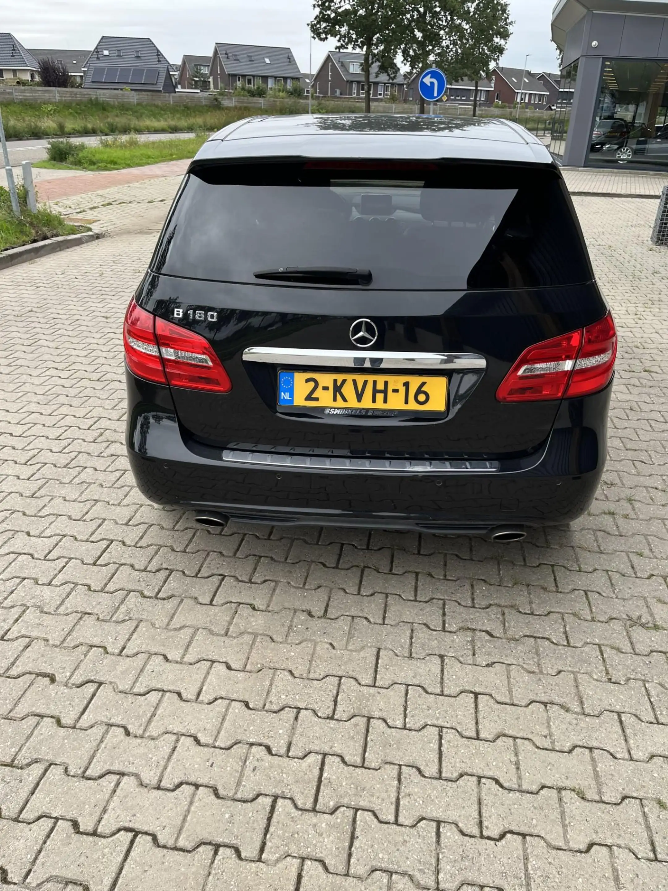 Mercedes-Benz B 180 Prestige Panoramadak, trekhaak, Meeneemprijs — photo 4