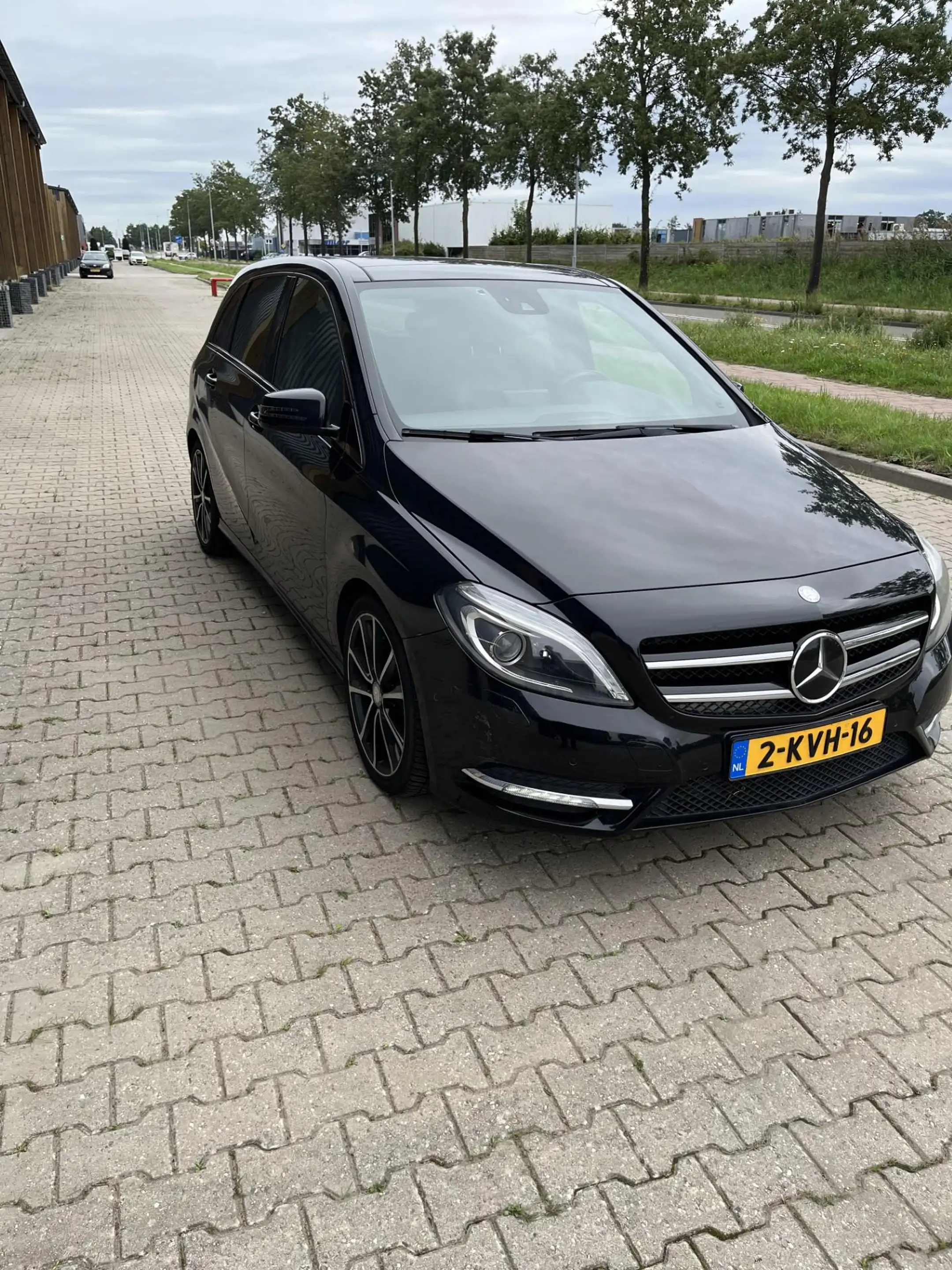 Mercedes-Benz B 180 Prestige Panoramadak, trekhaak, Meeneemprijs — photo 8