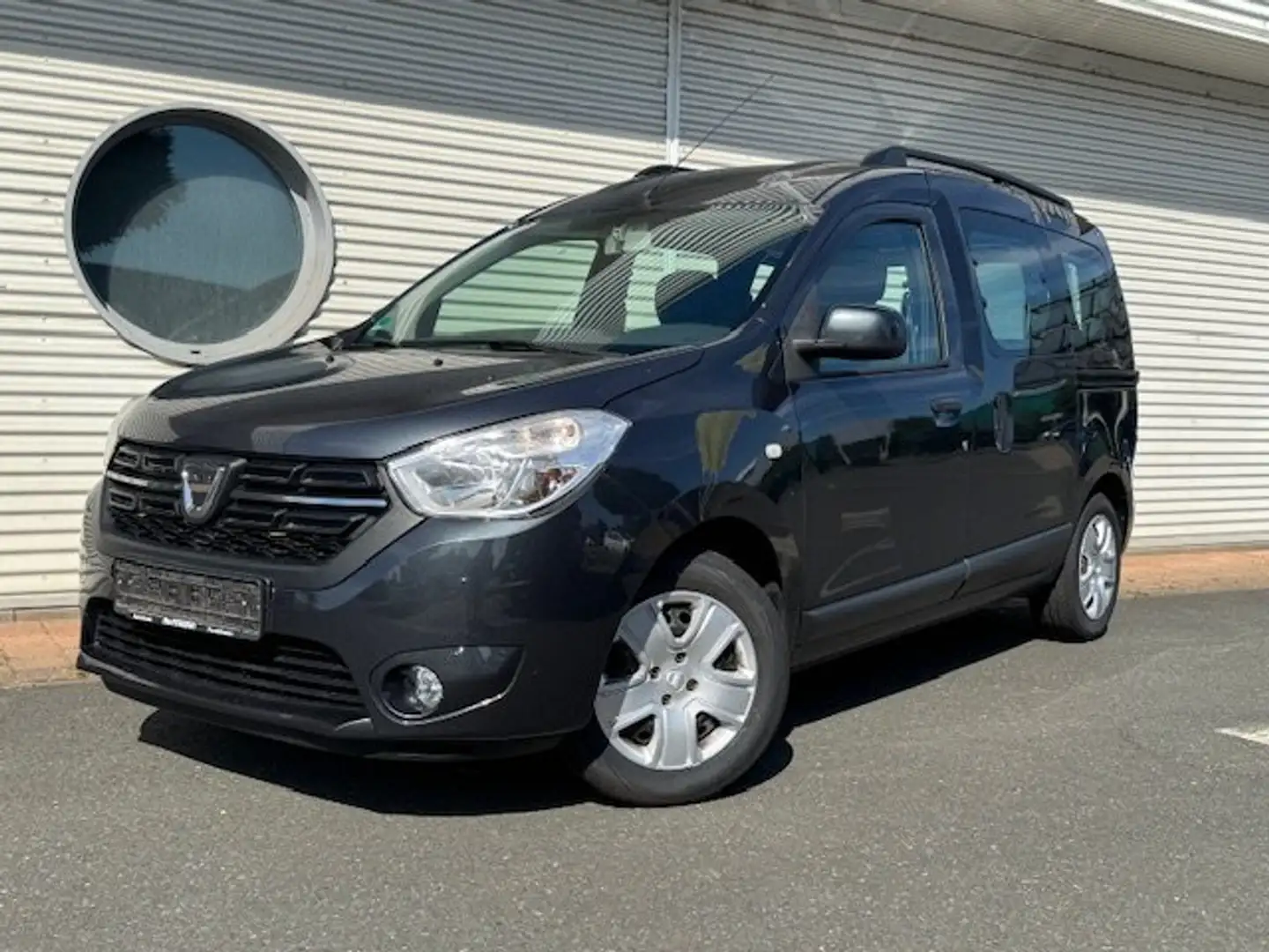 Dacia Dokker Laureate TCE 115 KAMERA PDC Sitzh. AHK NAVI Grey - 1