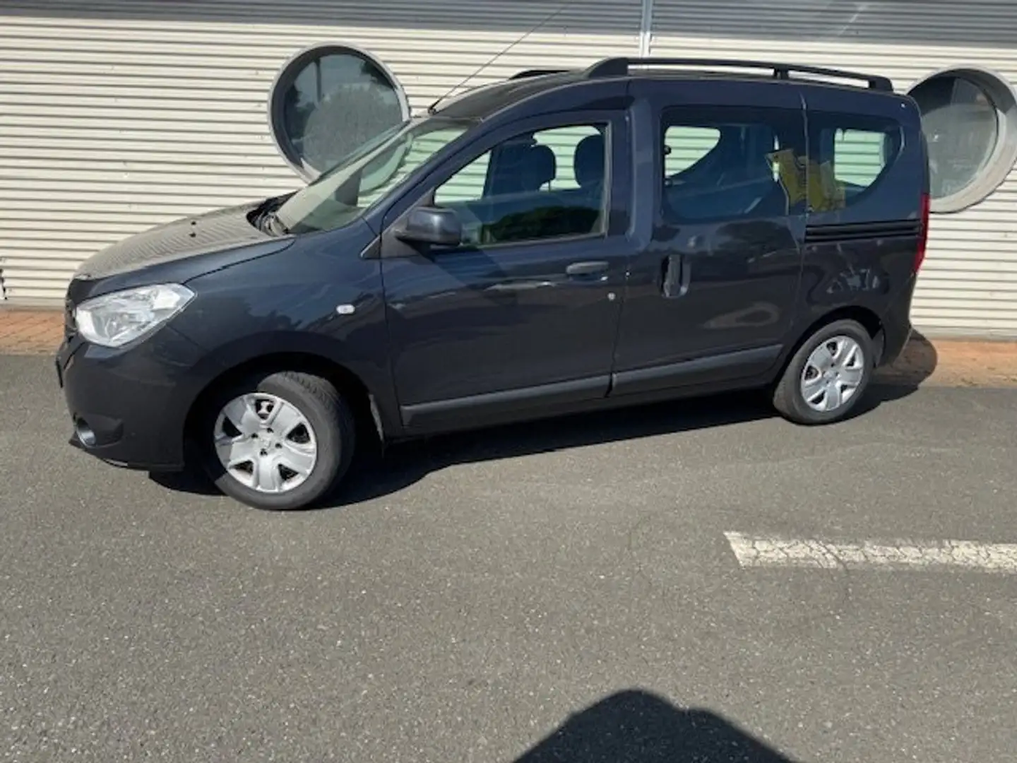 Dacia Dokker Laureate TCE 115 KAMERA PDC Sitzh. AHK NAVI Grey - 2