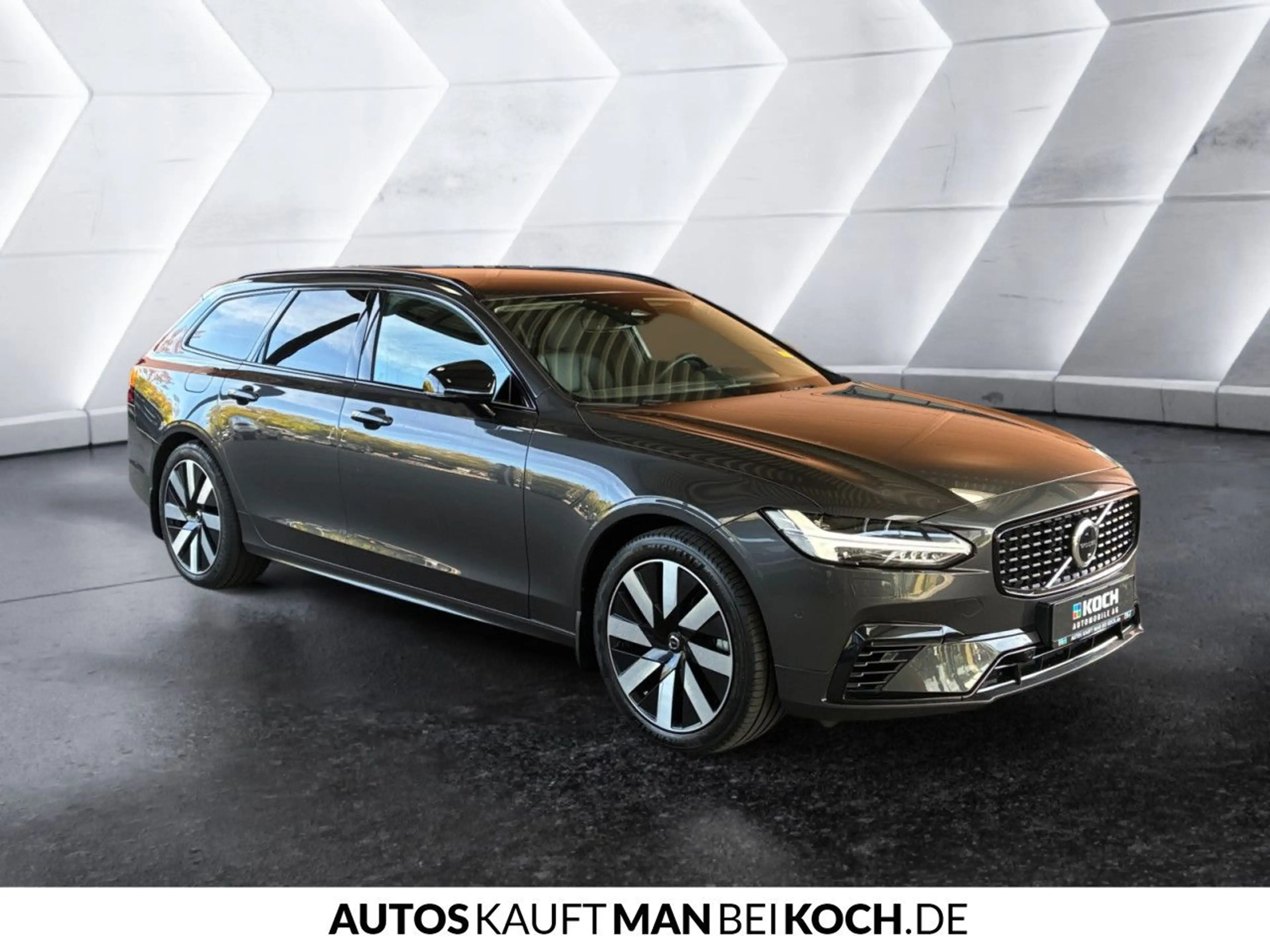 Volvo V90 T6 Plug-In AWD Plus Dark ACC BLIS H/K Voll-LED — photo 6