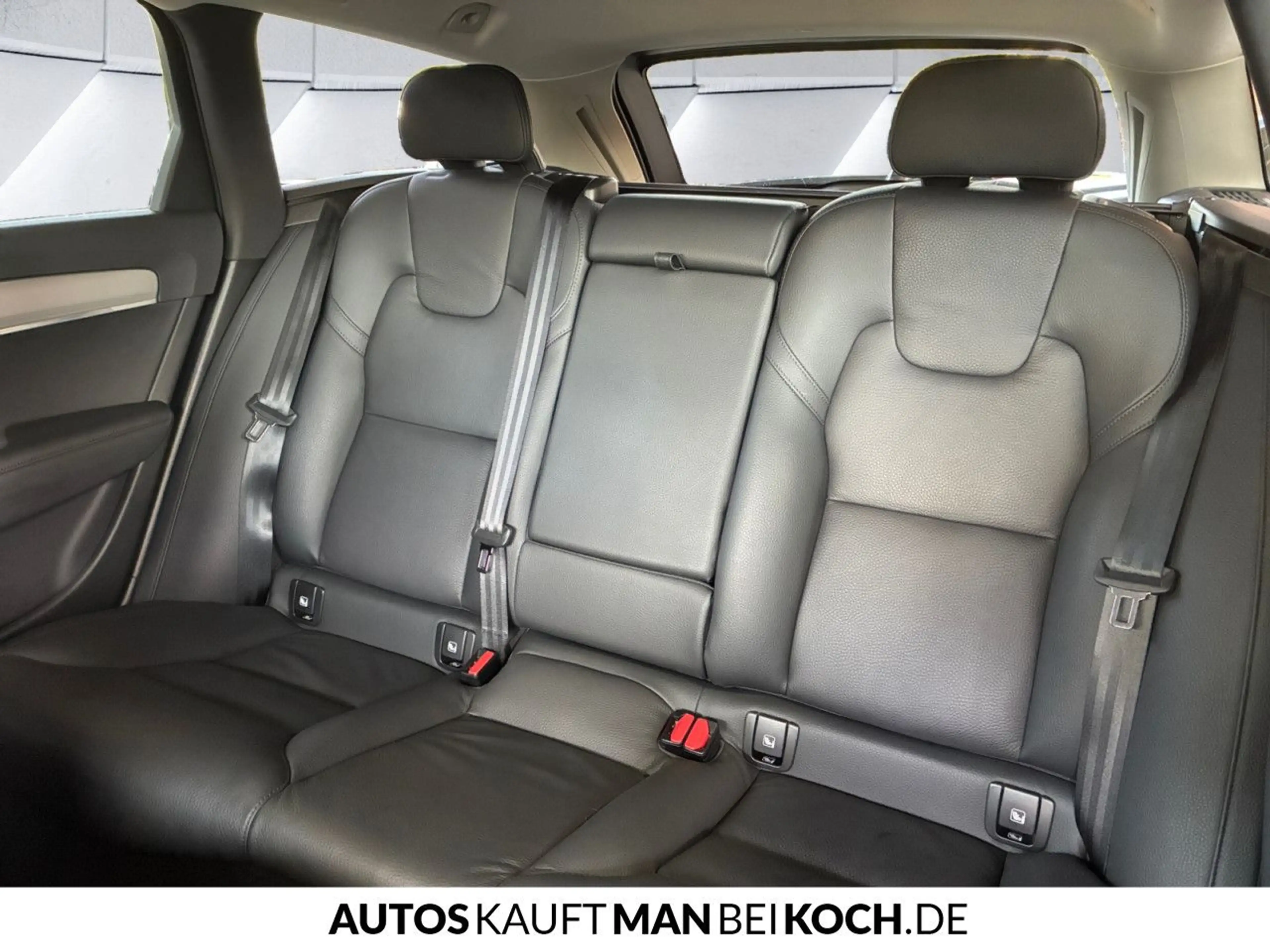 Volvo V90 T6 Plug-In AWD Plus Dark ACC BLIS H/K Voll-LED — photo 8