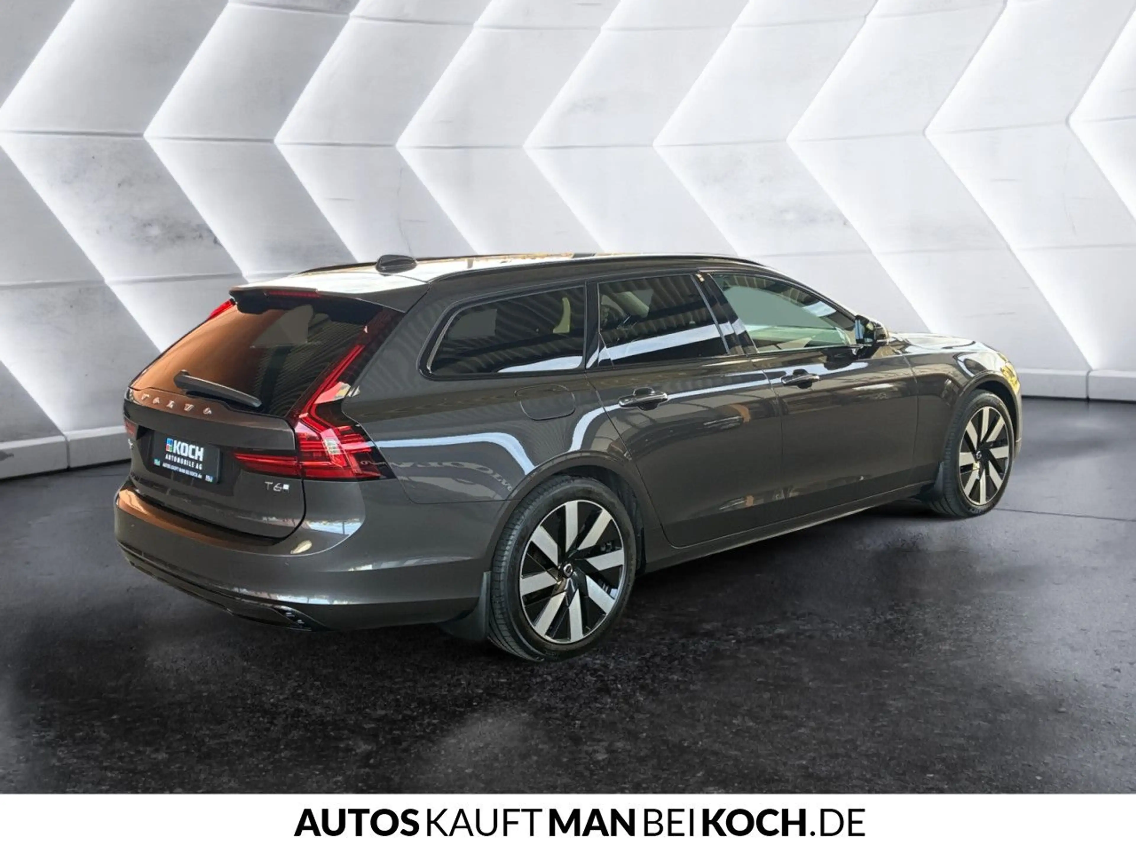 Volvo V90 T6 Plug-In AWD Plus Dark ACC BLIS H/K Voll-LED — photo 5