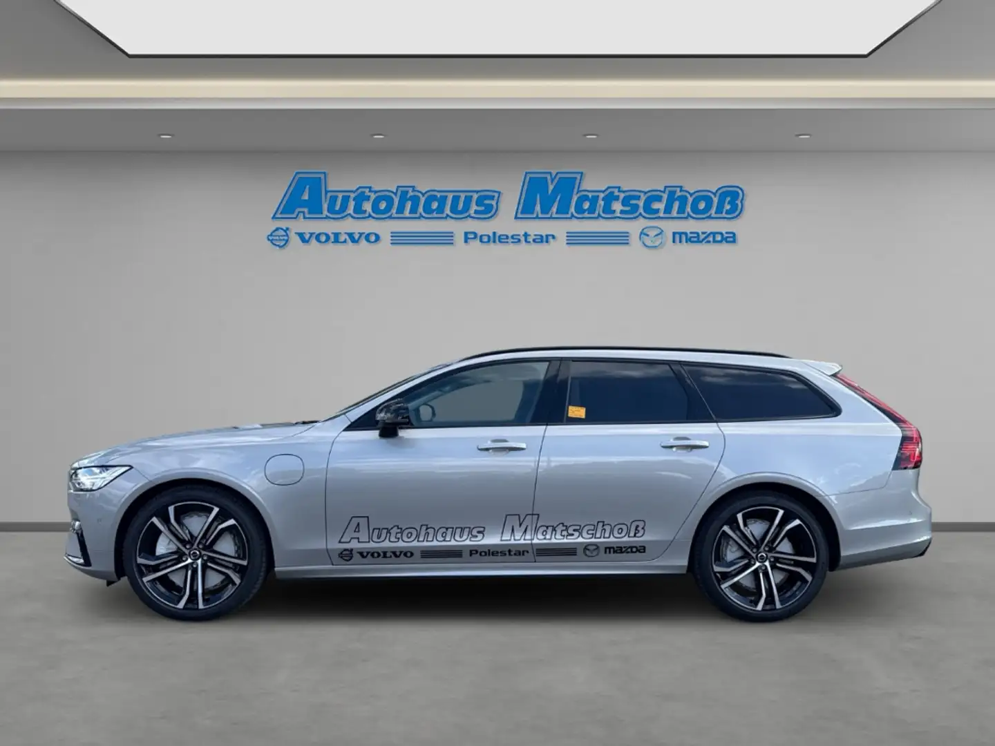 Volvo V90 T6 AWD Ultra Dark HUD StandHZG AHK Bower & Wilkins Silber - 2