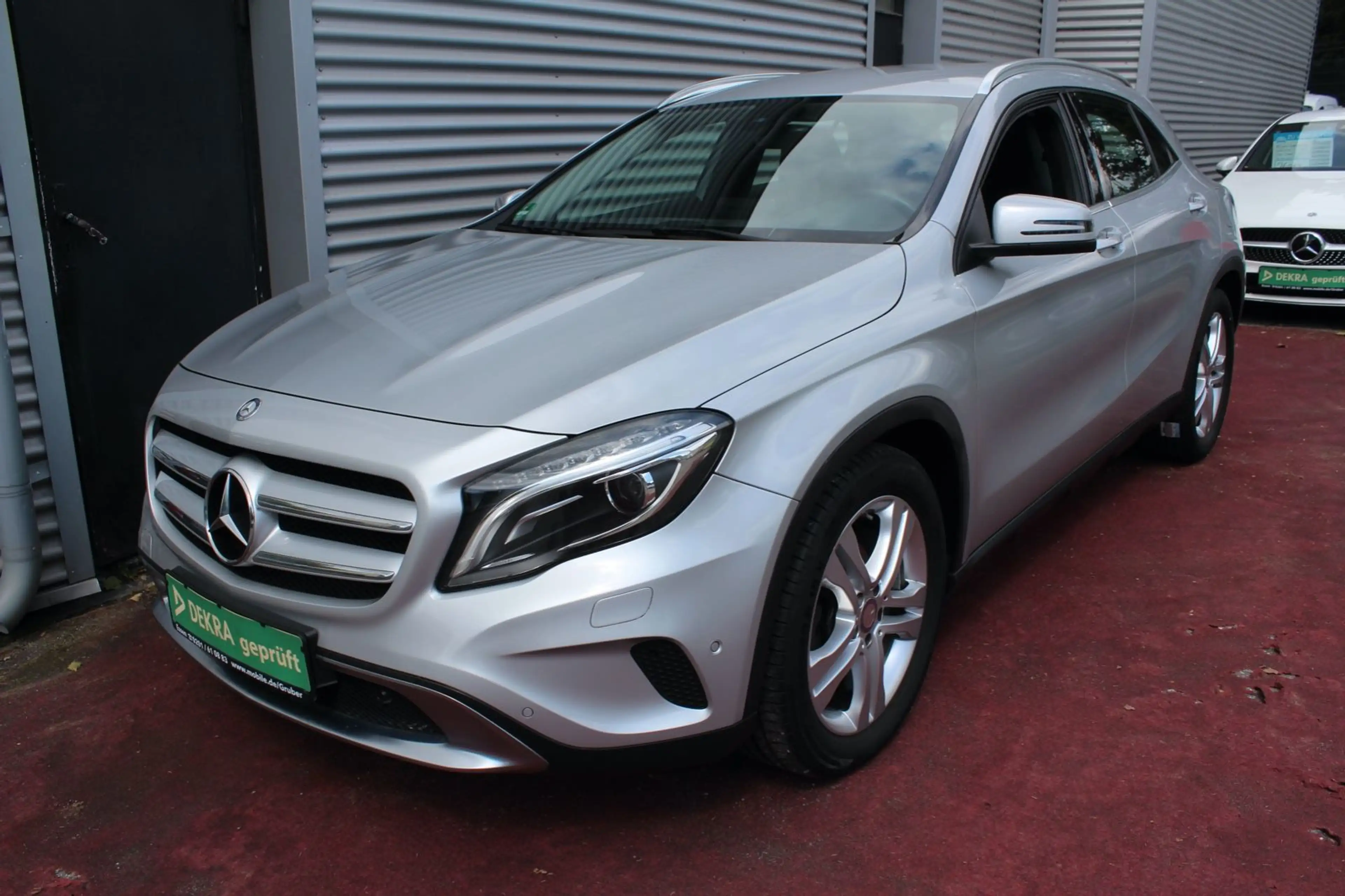 Mercedes-Benz GLA 180 URBAN KLIMA NAVI XENON PDC 18.ZOLL 2.Hd — photo 2