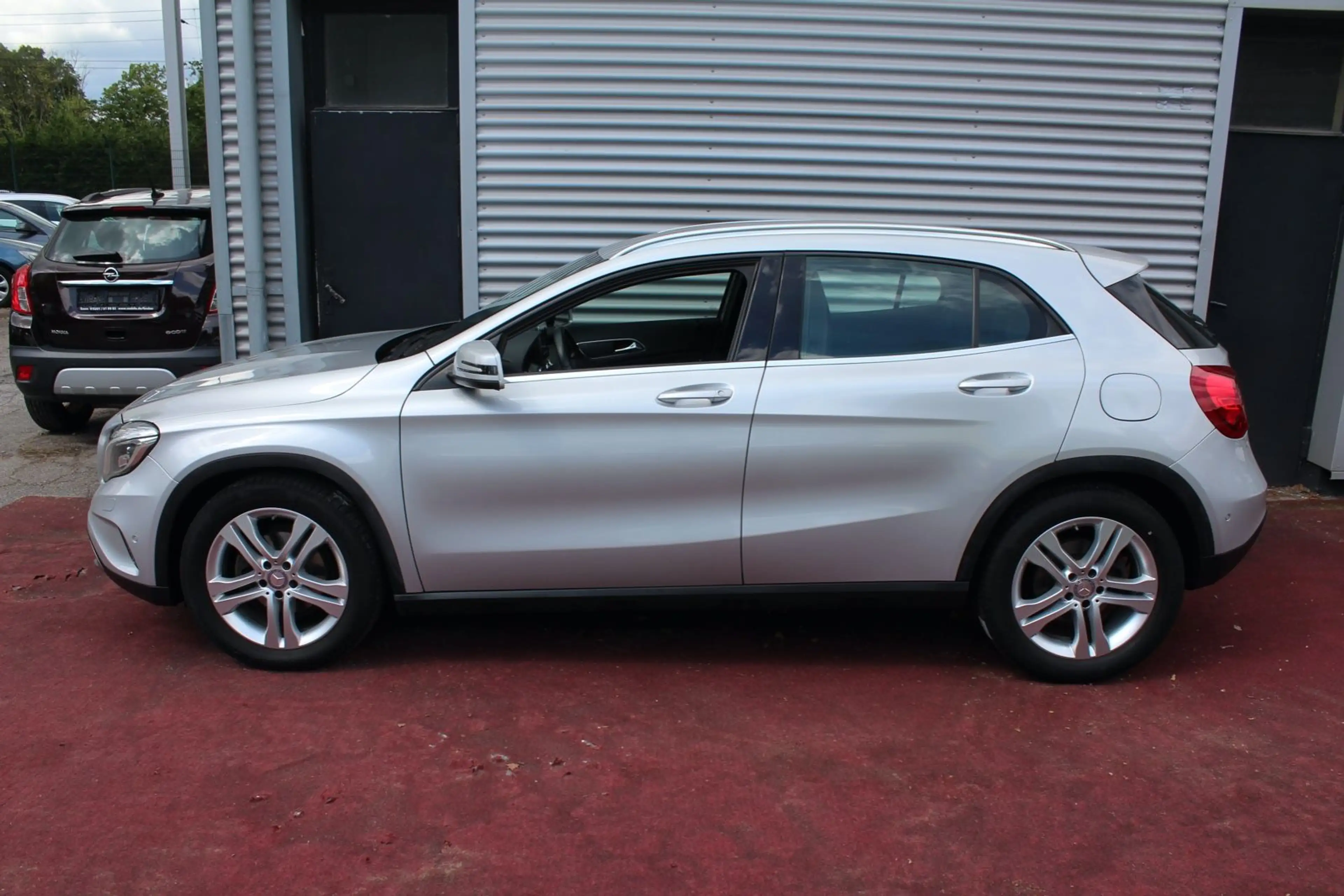 Mercedes-Benz GLA 180 URBAN KLIMA NAVI XENON PDC 18.ZOLL 2.Hd — photo 4