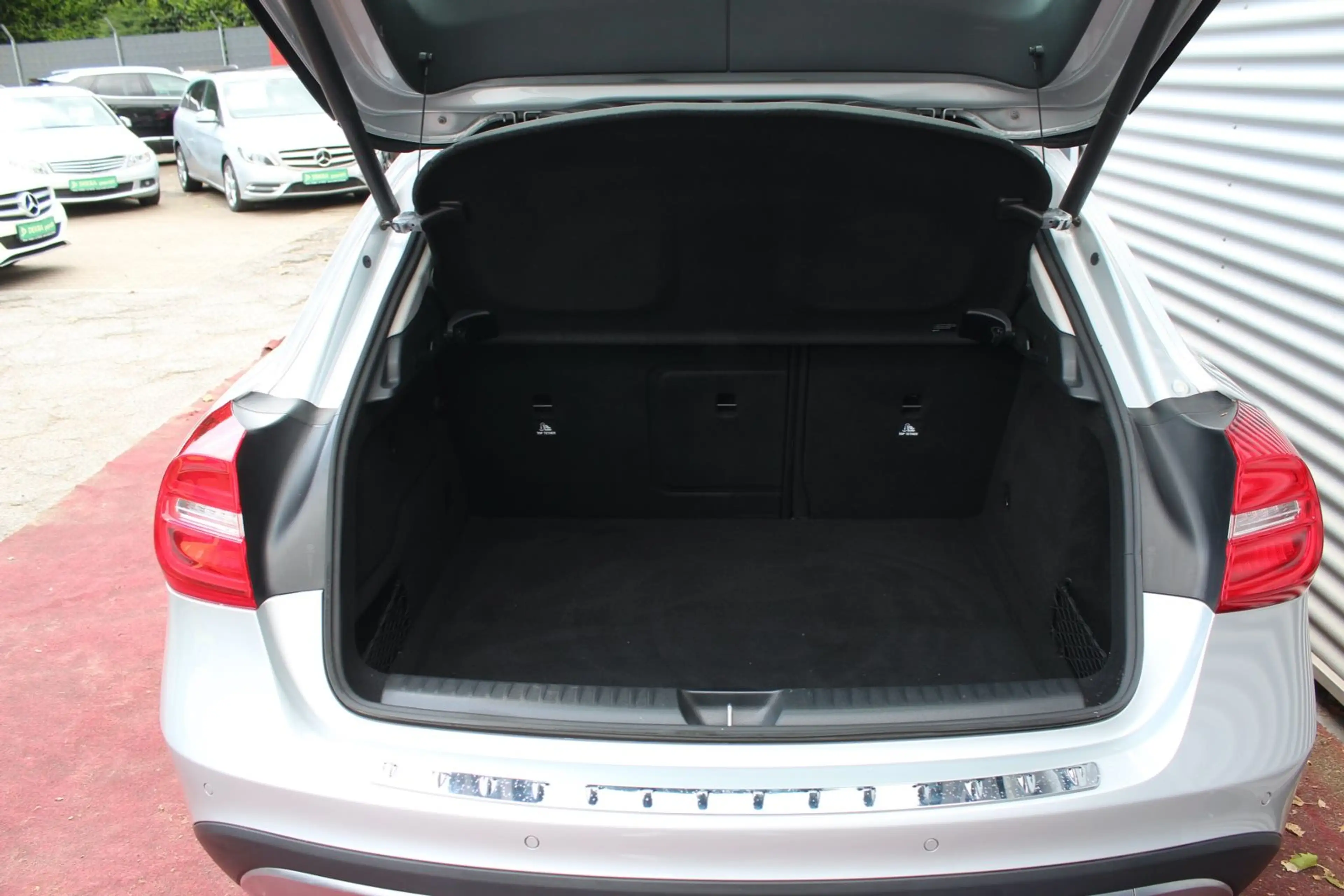 Mercedes-Benz GLA 180 URBAN KLIMA NAVI XENON PDC 18.ZOLL 2.Hd — photo 7