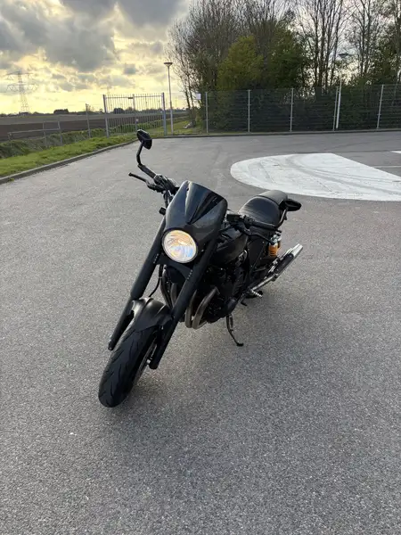 Yamaha XJR 1300 - foto 2