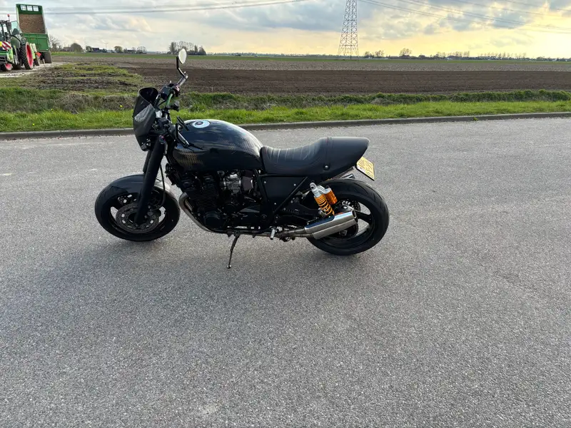 Yamaha XJR 1300 - foto 3
