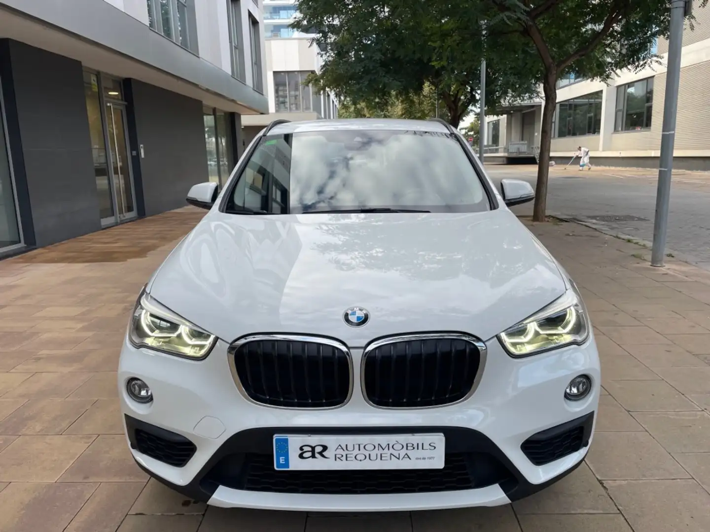 BMW X1 sDrive 18dA Blanc - 2