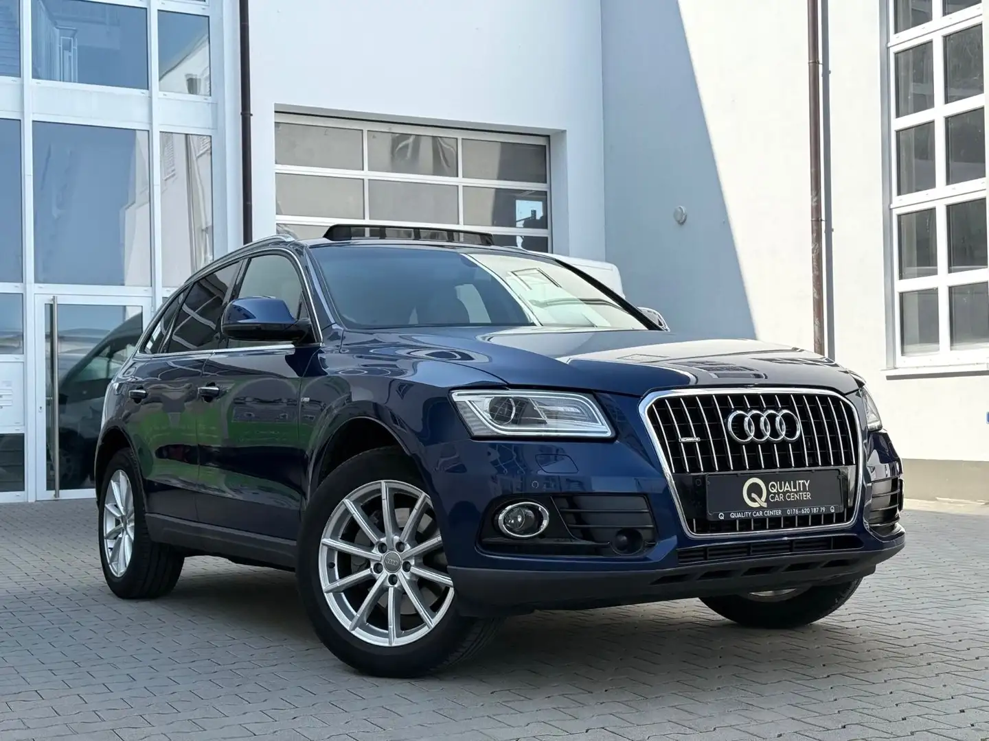 Audi Q5 3.0 TDI  Quattro S line PLUS *VOLL*PANO*AHK* Blau - 1