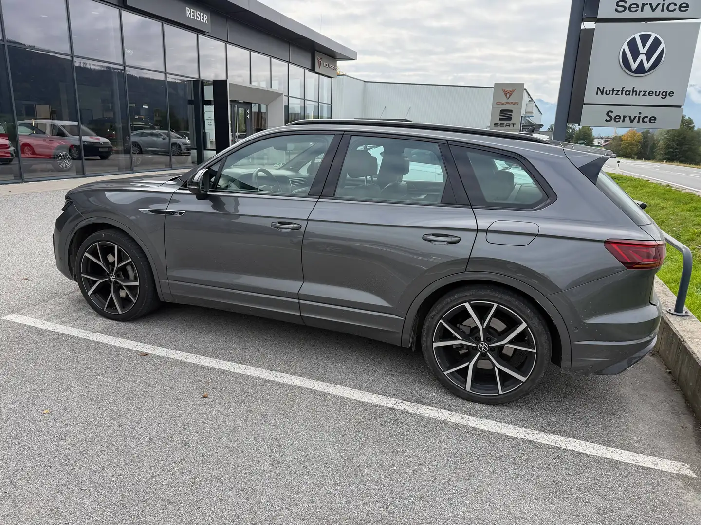 Volkswagen Touareg Touareg 4Motion V6 TSI eHybrid PHEV R Aut. R Grau - 2