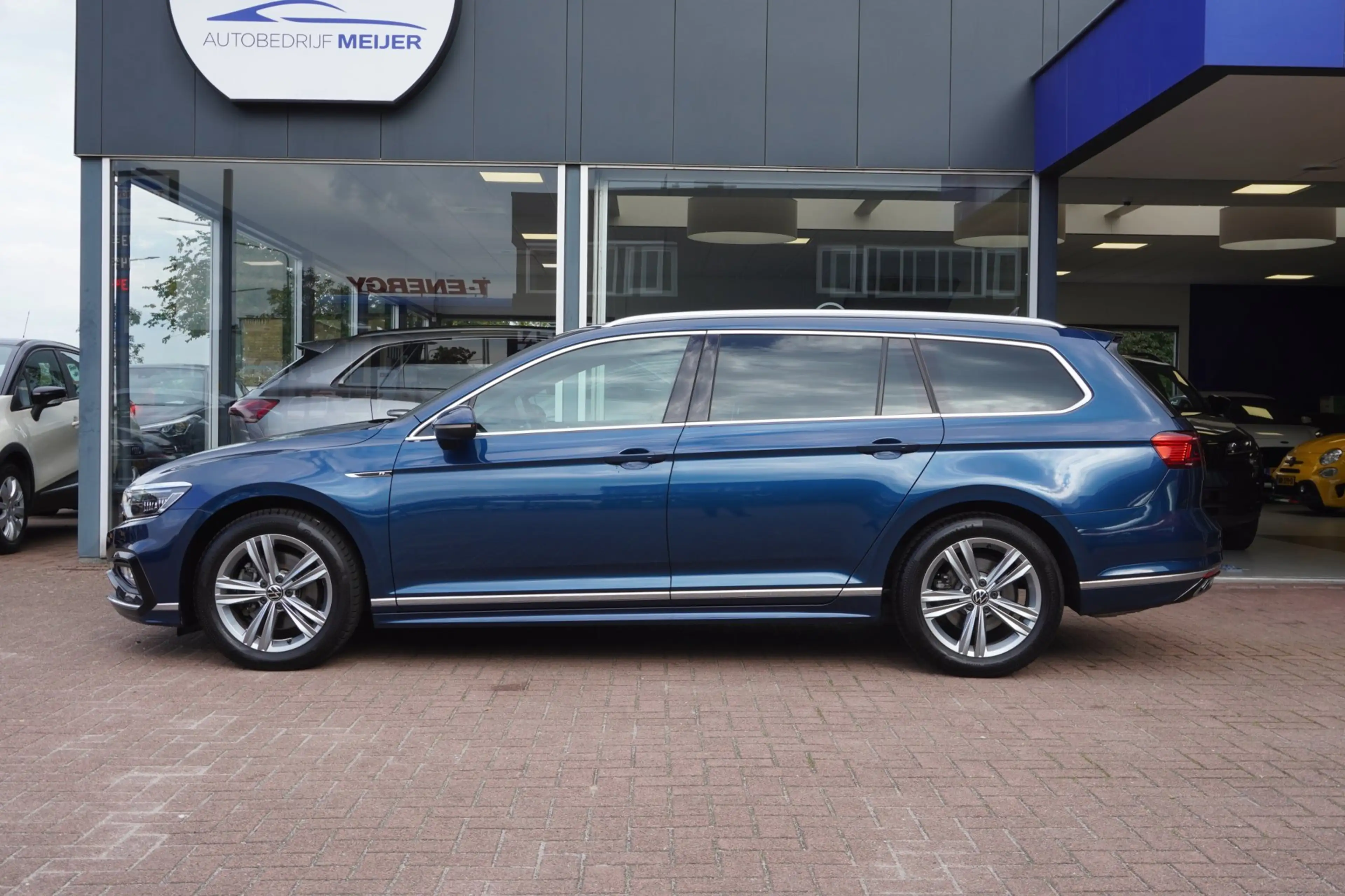 Volkswagen Passat Variant 1.5 TSI R-Line Business + Automaat | Navigatie | C — photo 2
