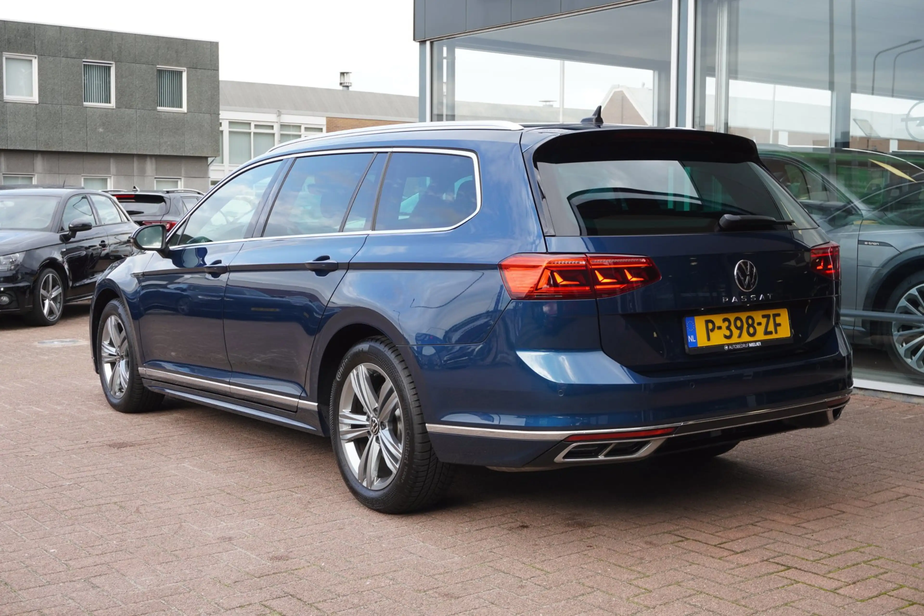 Volkswagen Passat Variant 1.5 TSI R-Line Business + Automaat | Navigatie | C — photo 6