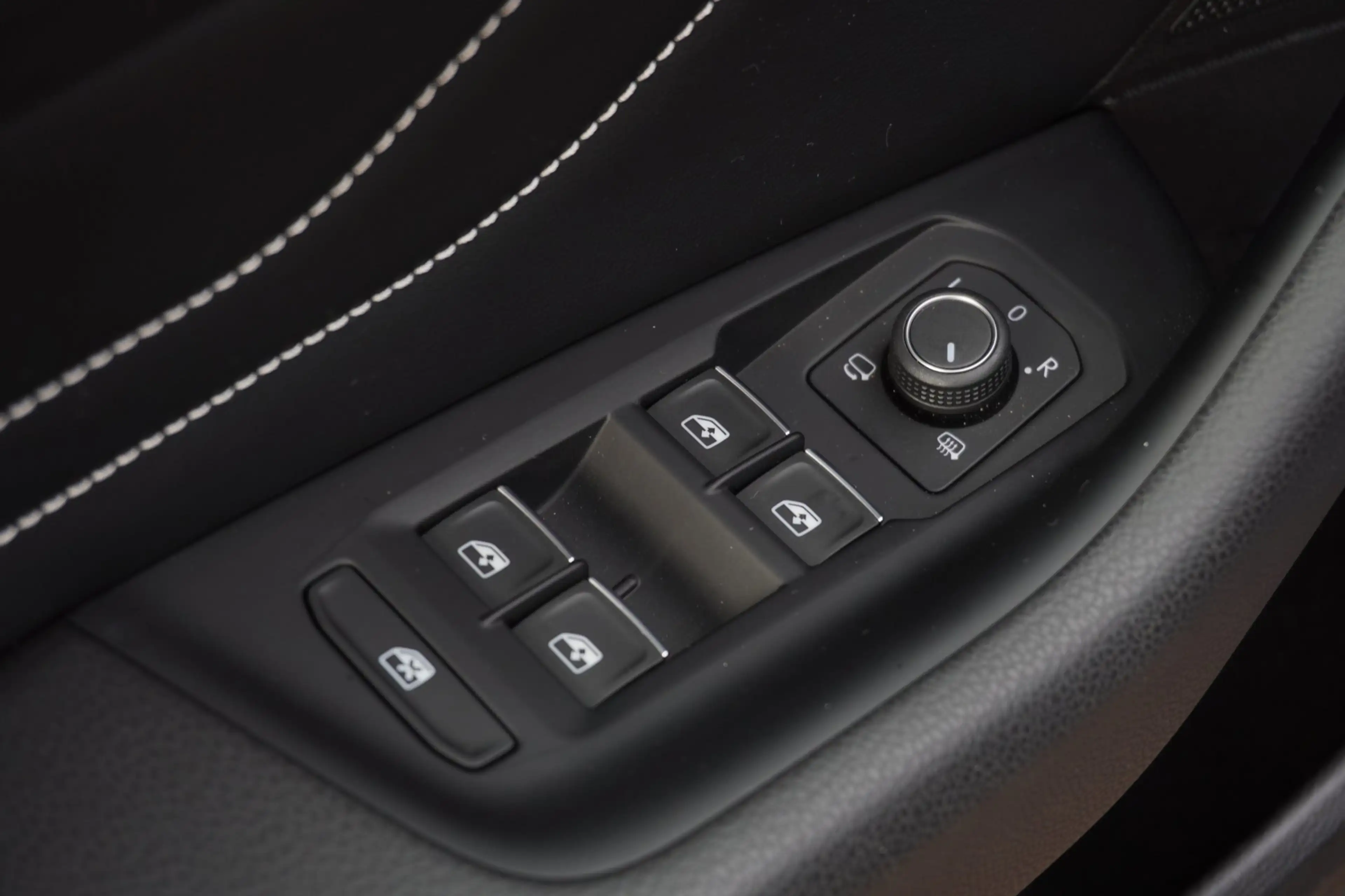 Volkswagen Passat Variant 1.5 TSI R-Line Business + Automaat | Navigatie | C — photo 25