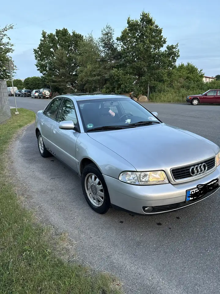 Audi A4 1.6, foto 2