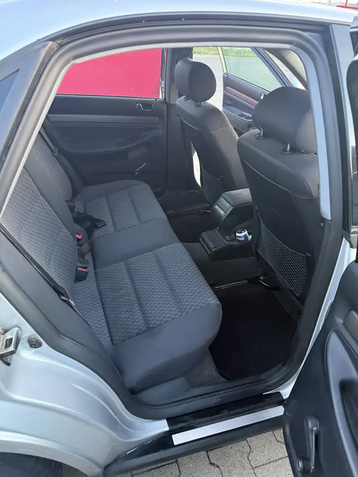 Audi A4 1.6, foto 8