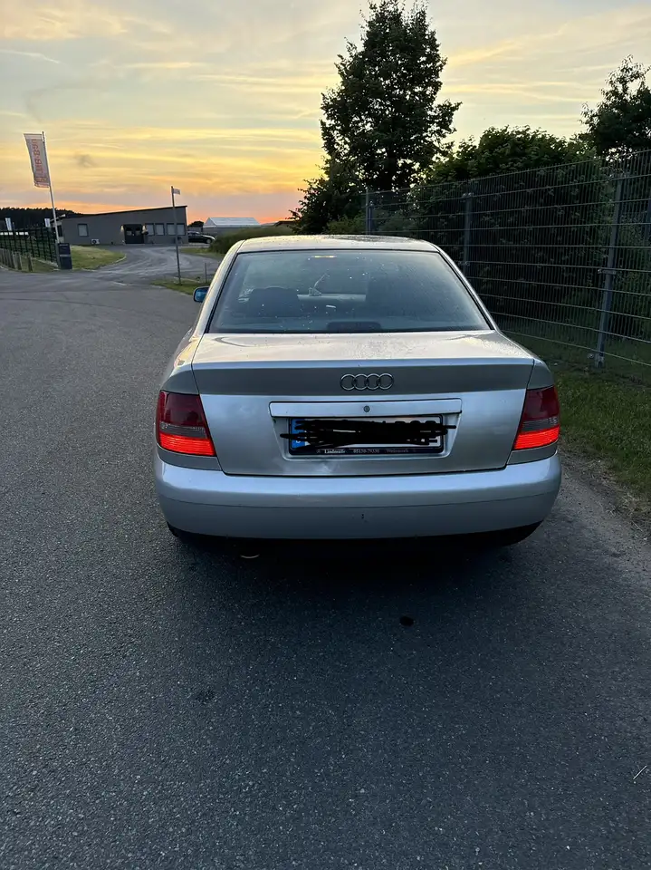 Audi A4 1.6, foto 4