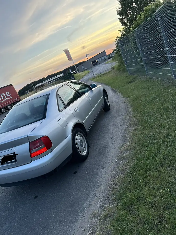 Audi A4 1.6, foto 3