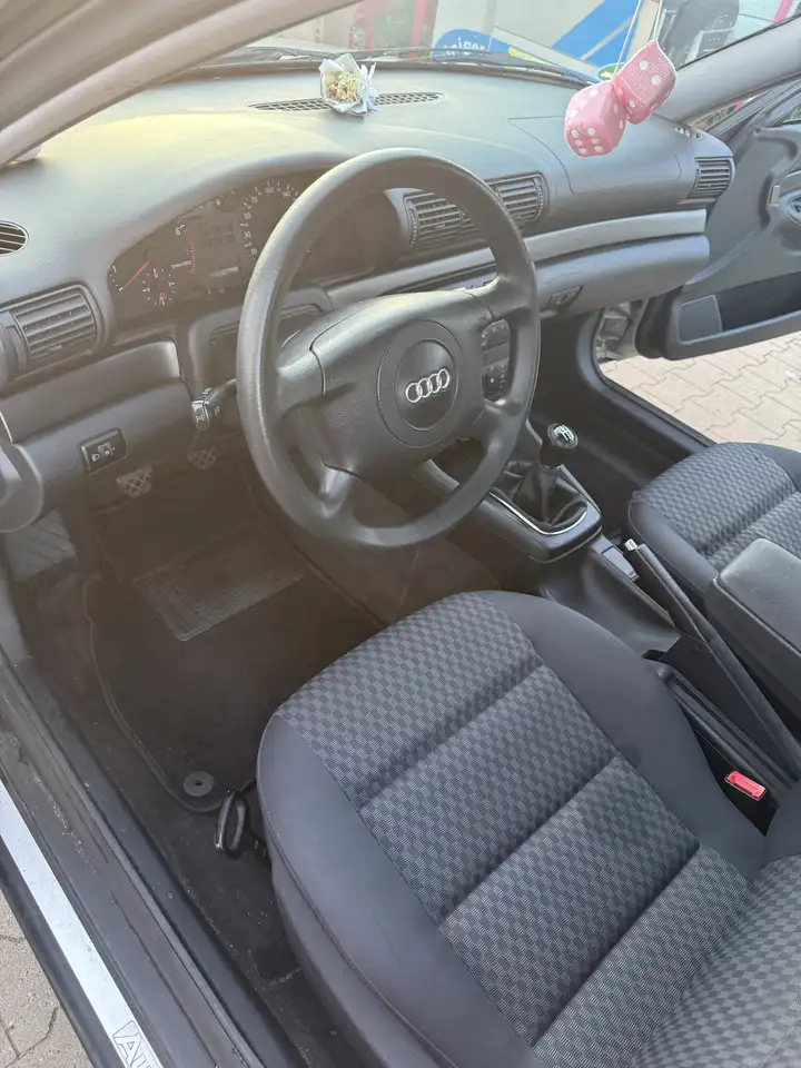 Audi A4 1.6, foto 12