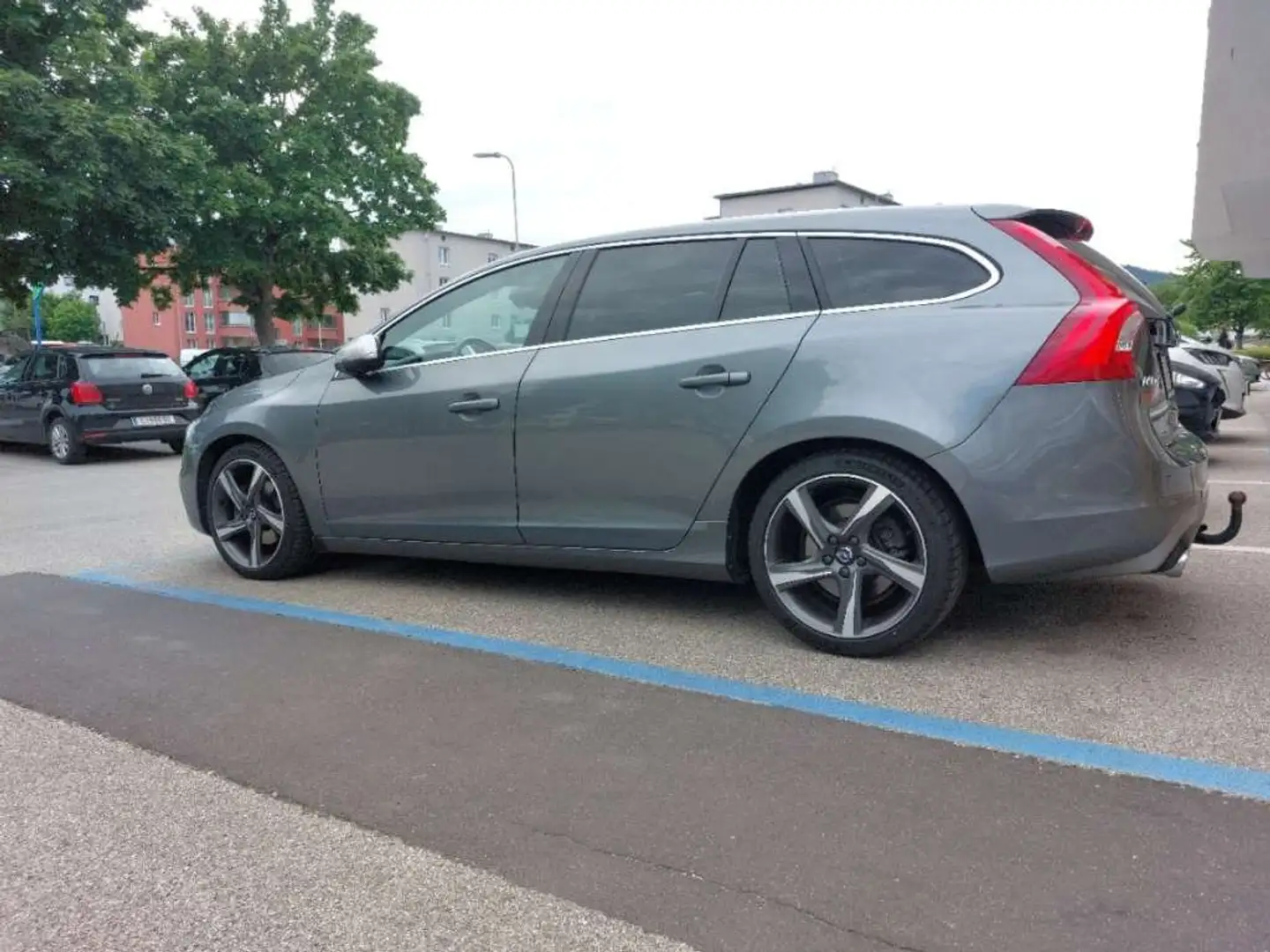 Volvo V60 V60 D3 Kinetic R-Design Kinetic R-Design Grau - 1