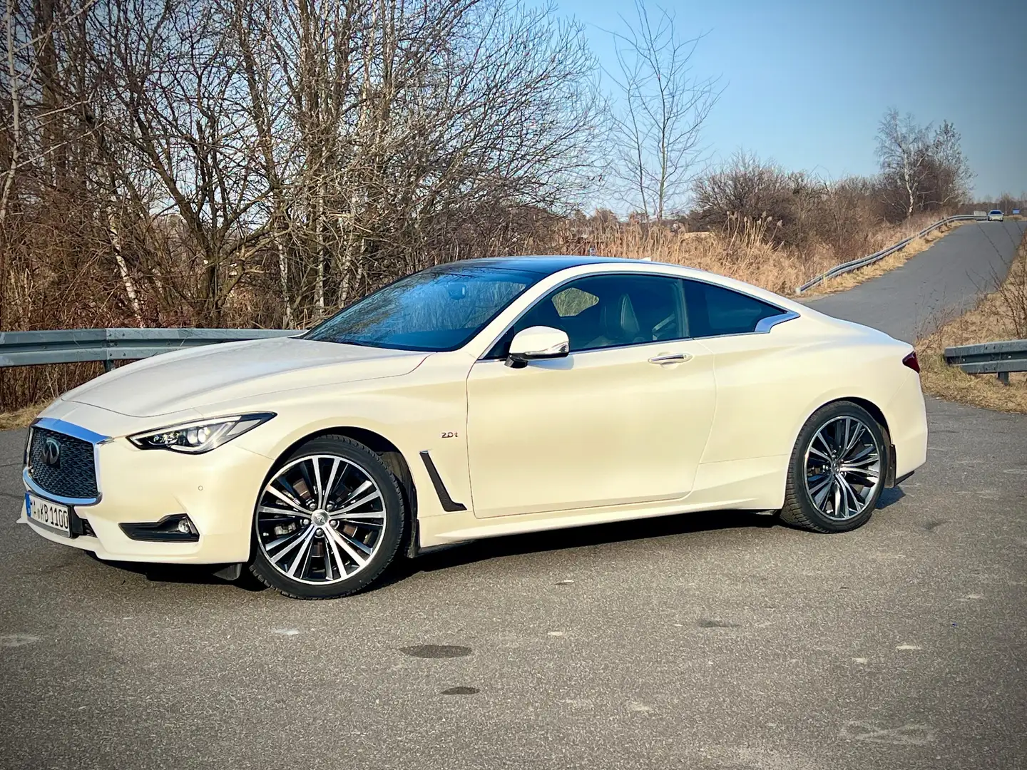 Infiniti Q60 2.0t Coupe Aut. Sport 252 PS (Motor Mercedes) Alb - 1