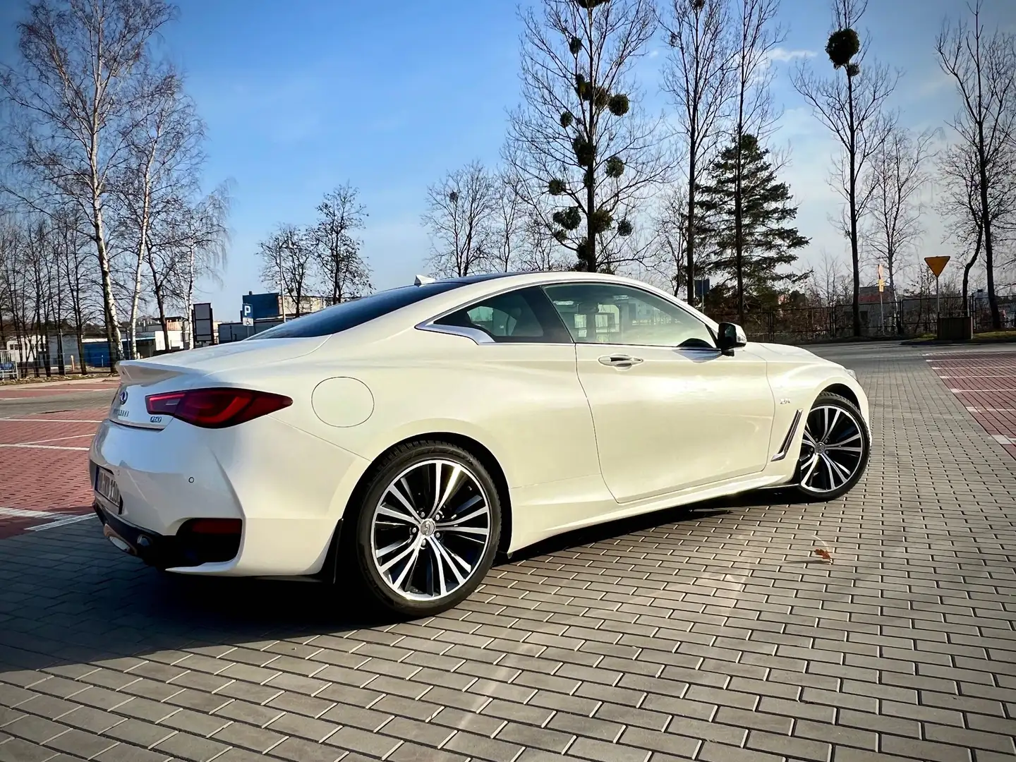 Infiniti Q60 2.0t Coupe Aut. Sport 252 PS (Motor Mercedes) Alb - 2