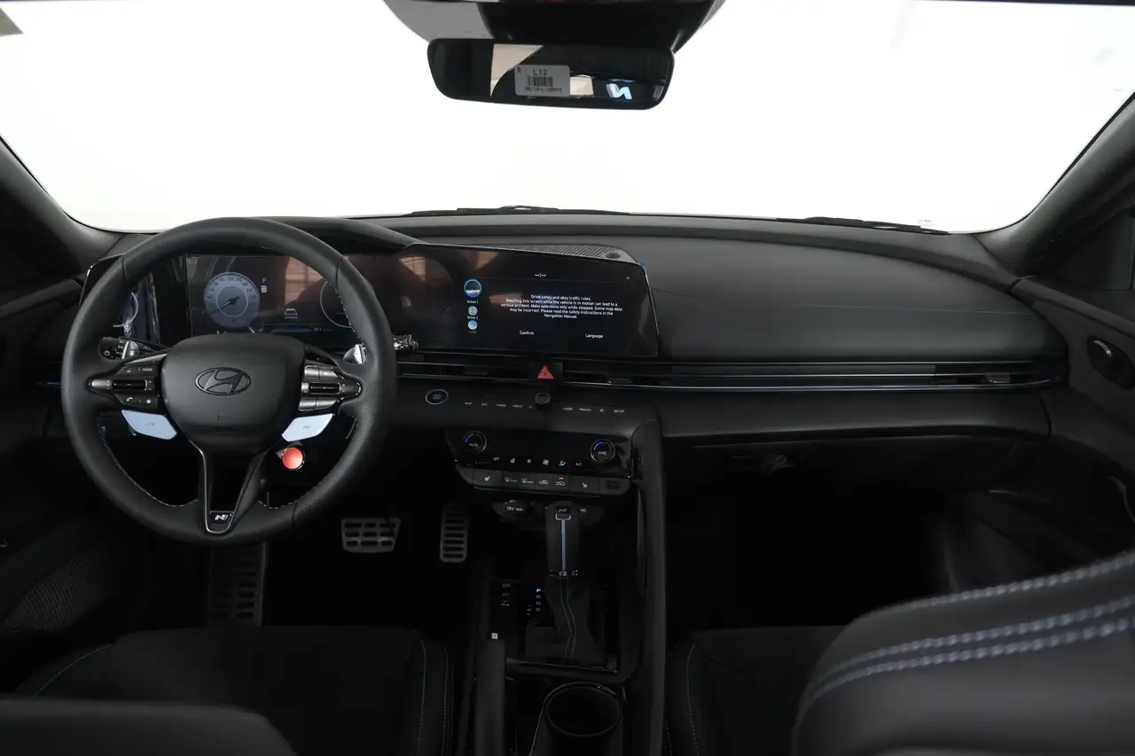 Hyundai ELANTRA снимка Hyundai ELANTRA