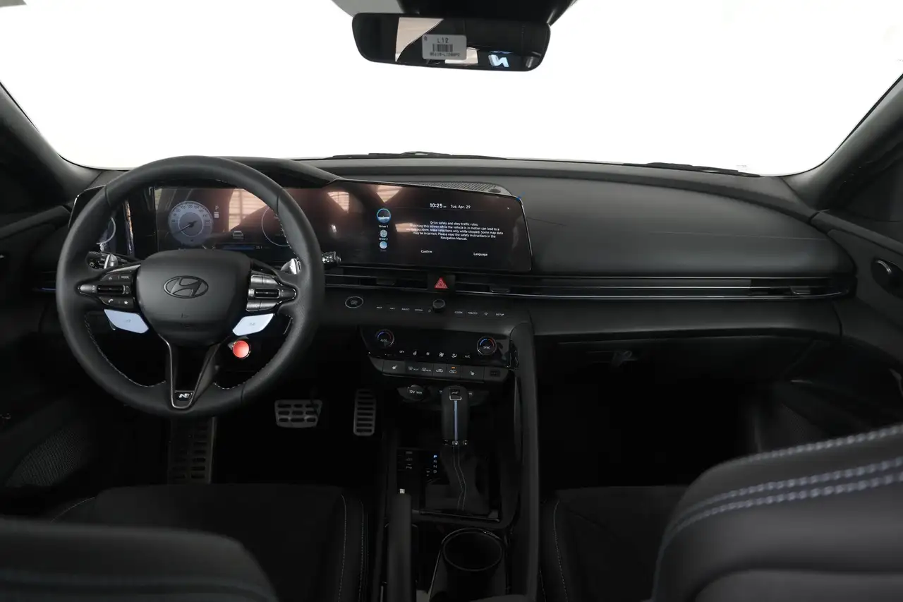 Hyundai ELANTRA снимка Hyundai ELANTRA