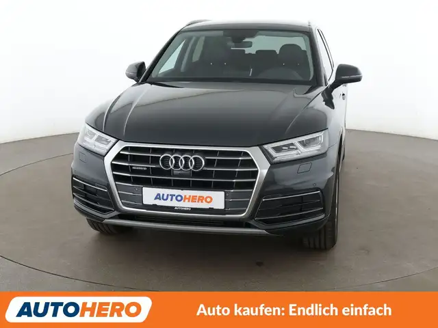 Audi Q5 view 9