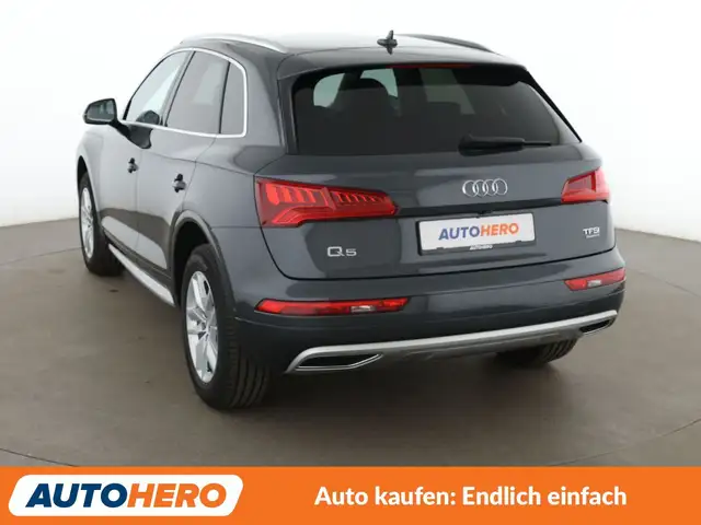 Audi Q5 view 4