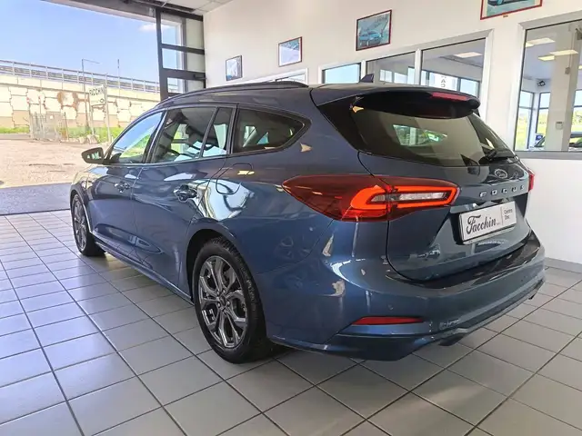 Ford Focus view 7