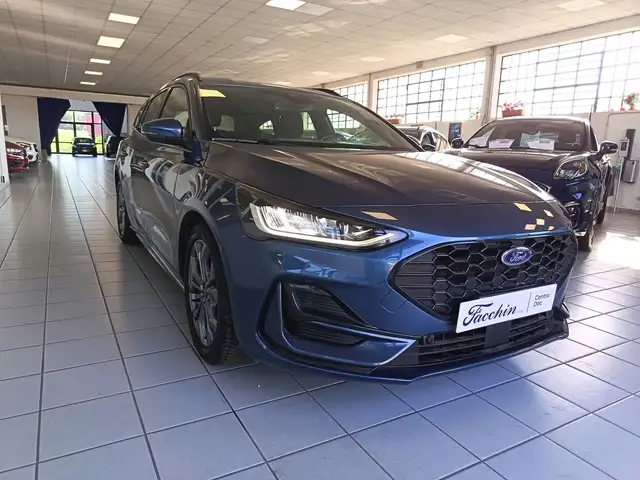 Ford Focus view 11