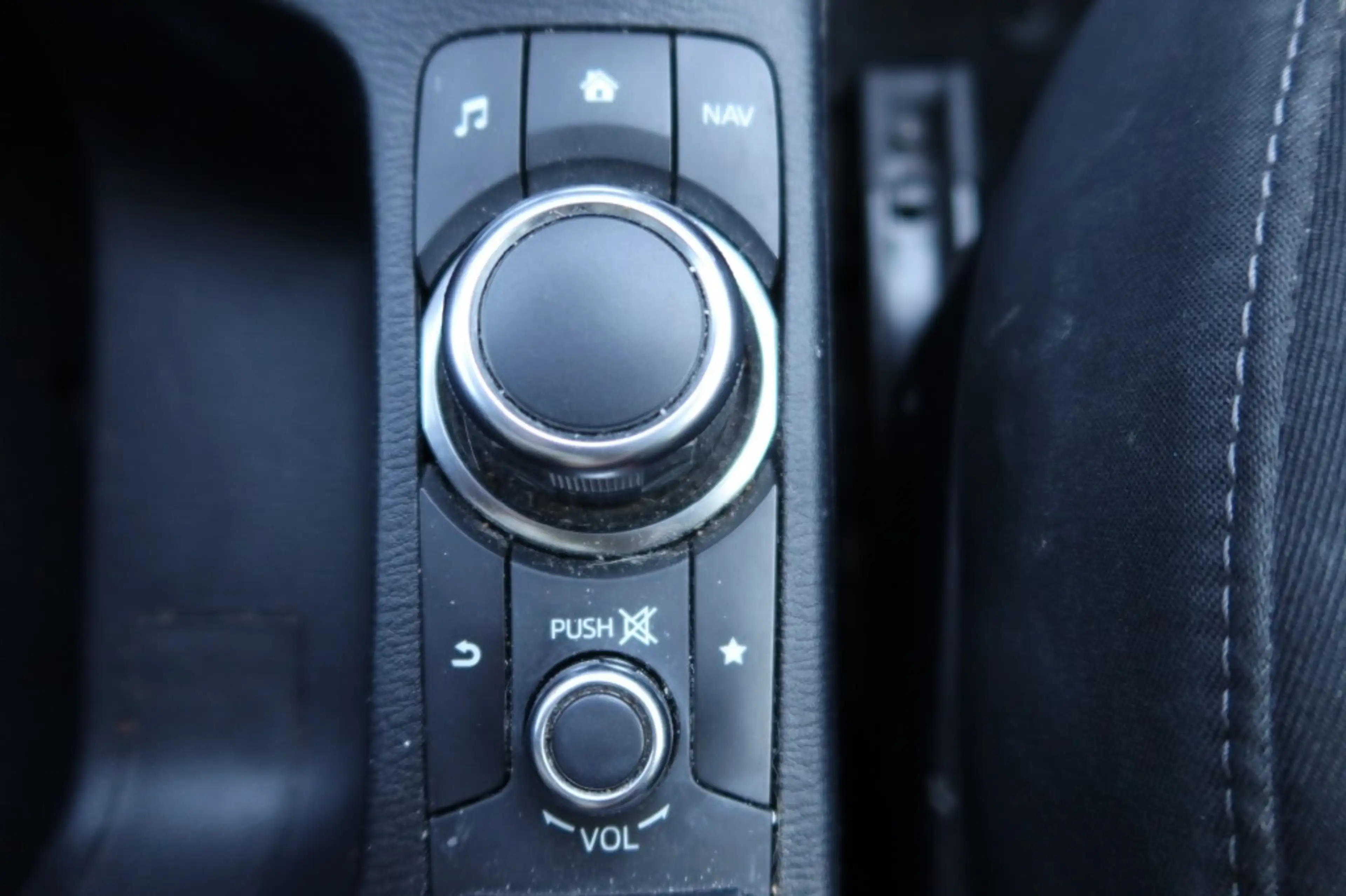 Mazda 2 1.5 Skyact-G Sport Selected Airco, NAVI — photo 12