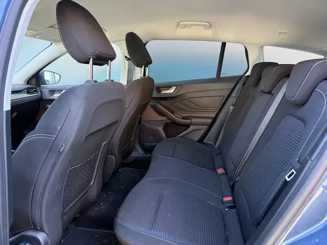 Ford Focus view 5