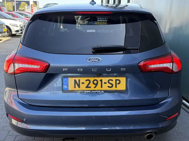 Ford Focus view 12