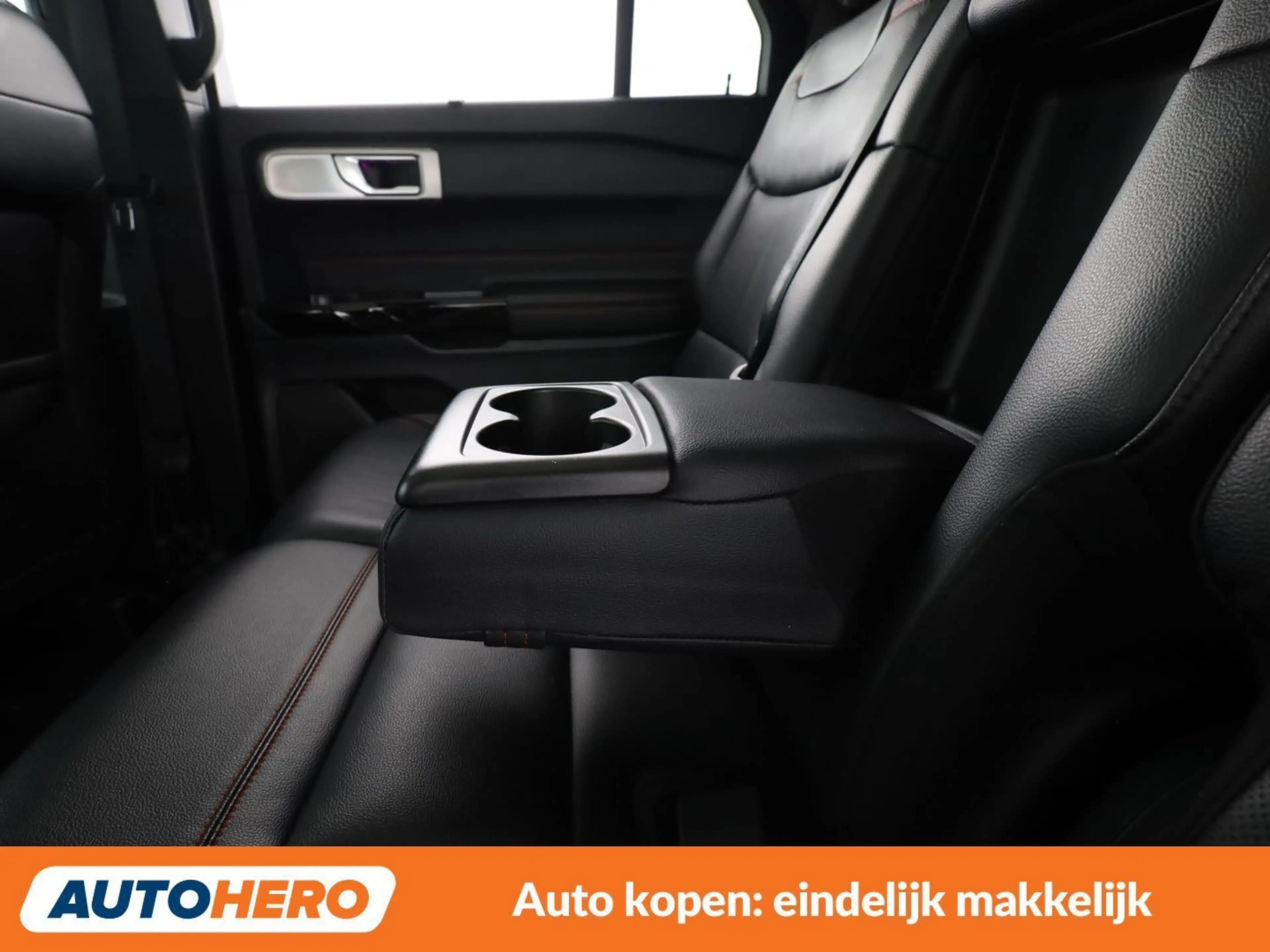 Ford Explorer 3.0 Plug-in Hybrid 4x4 ST-Line — photo 37