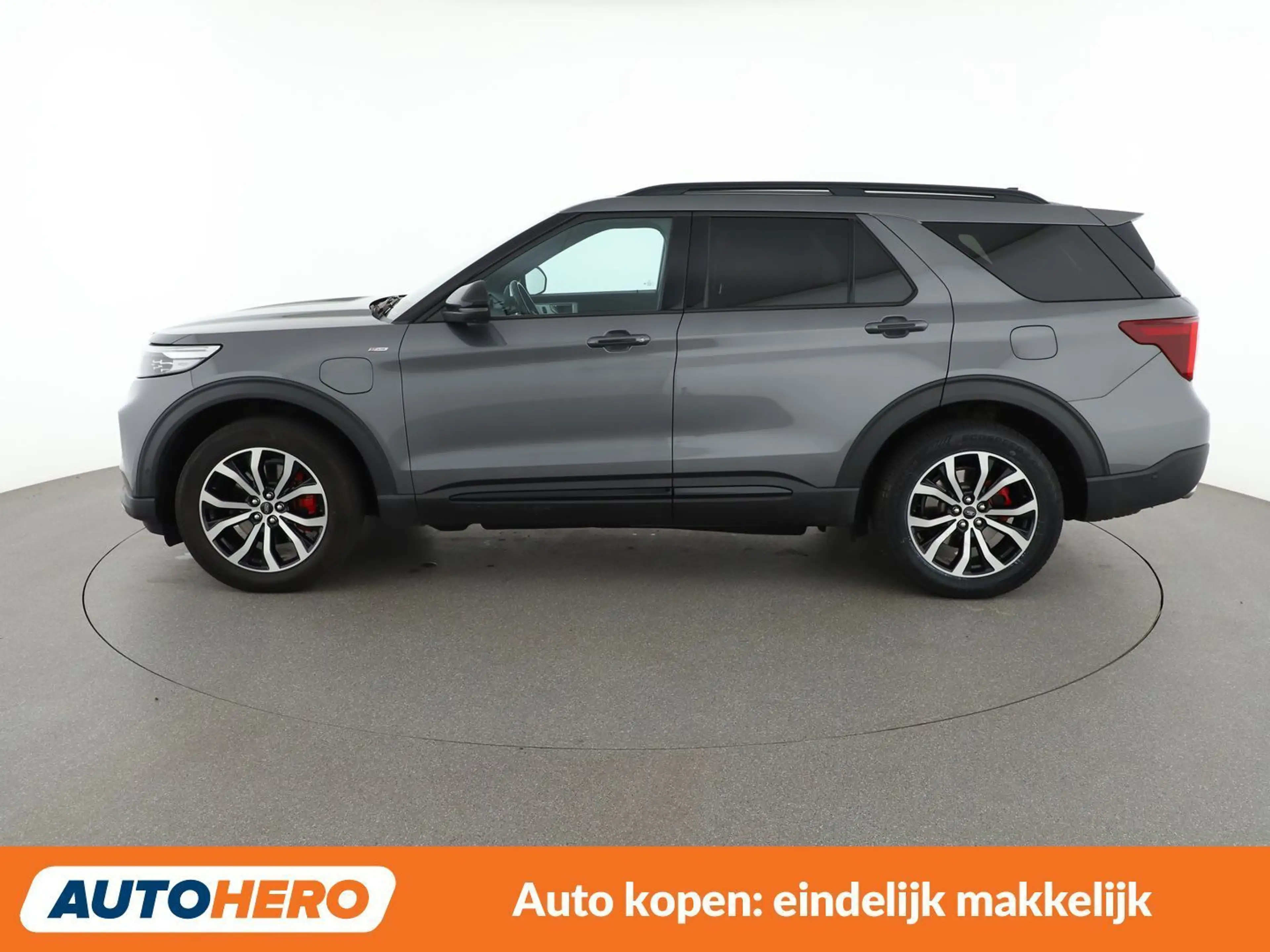 Ford Explorer 3.0 Plug-in Hybrid 4x4 ST-Line — photo 3