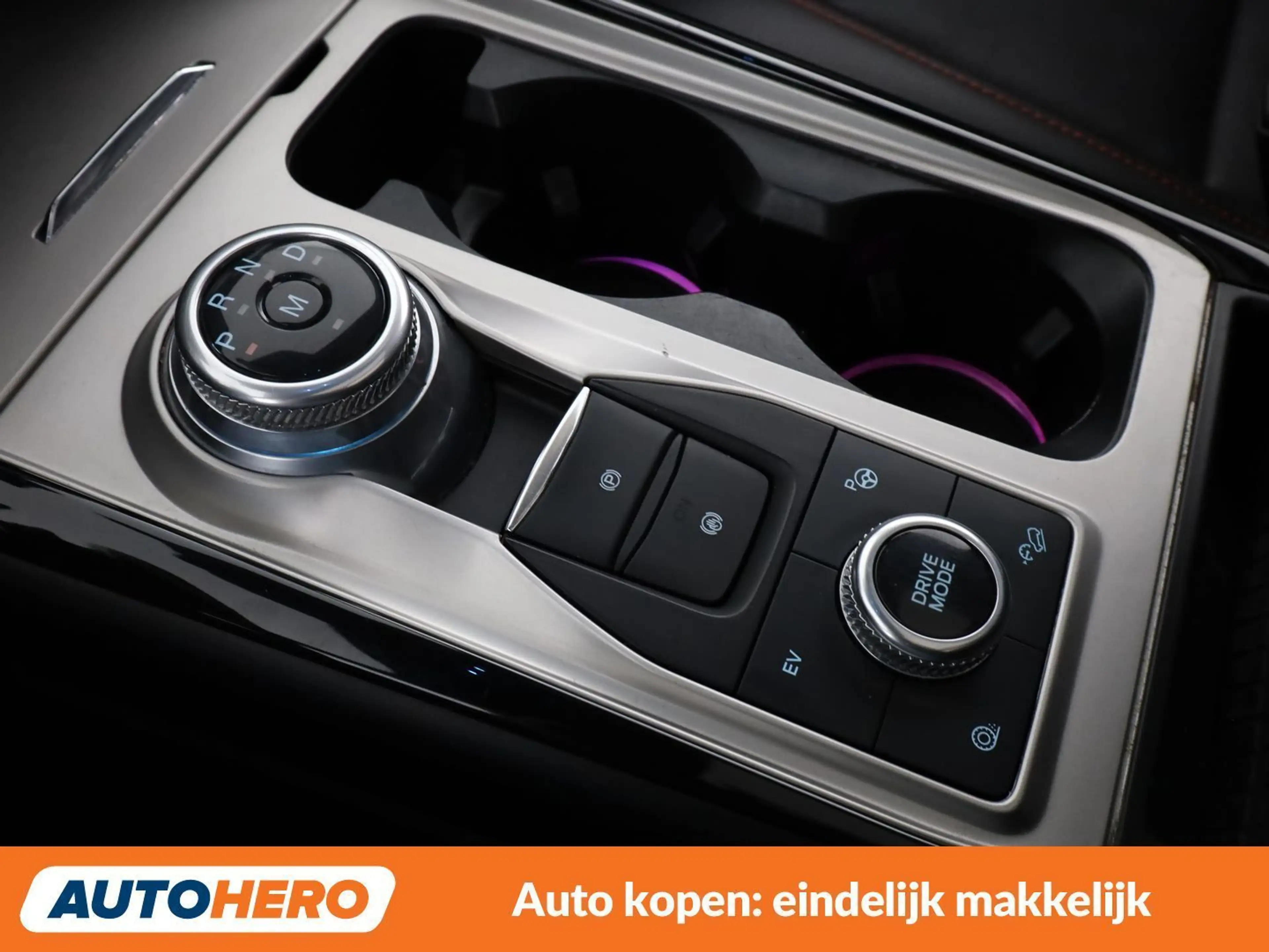 Ford Explorer 3.0 Plug-in Hybrid 4x4 ST-Line — photo 27