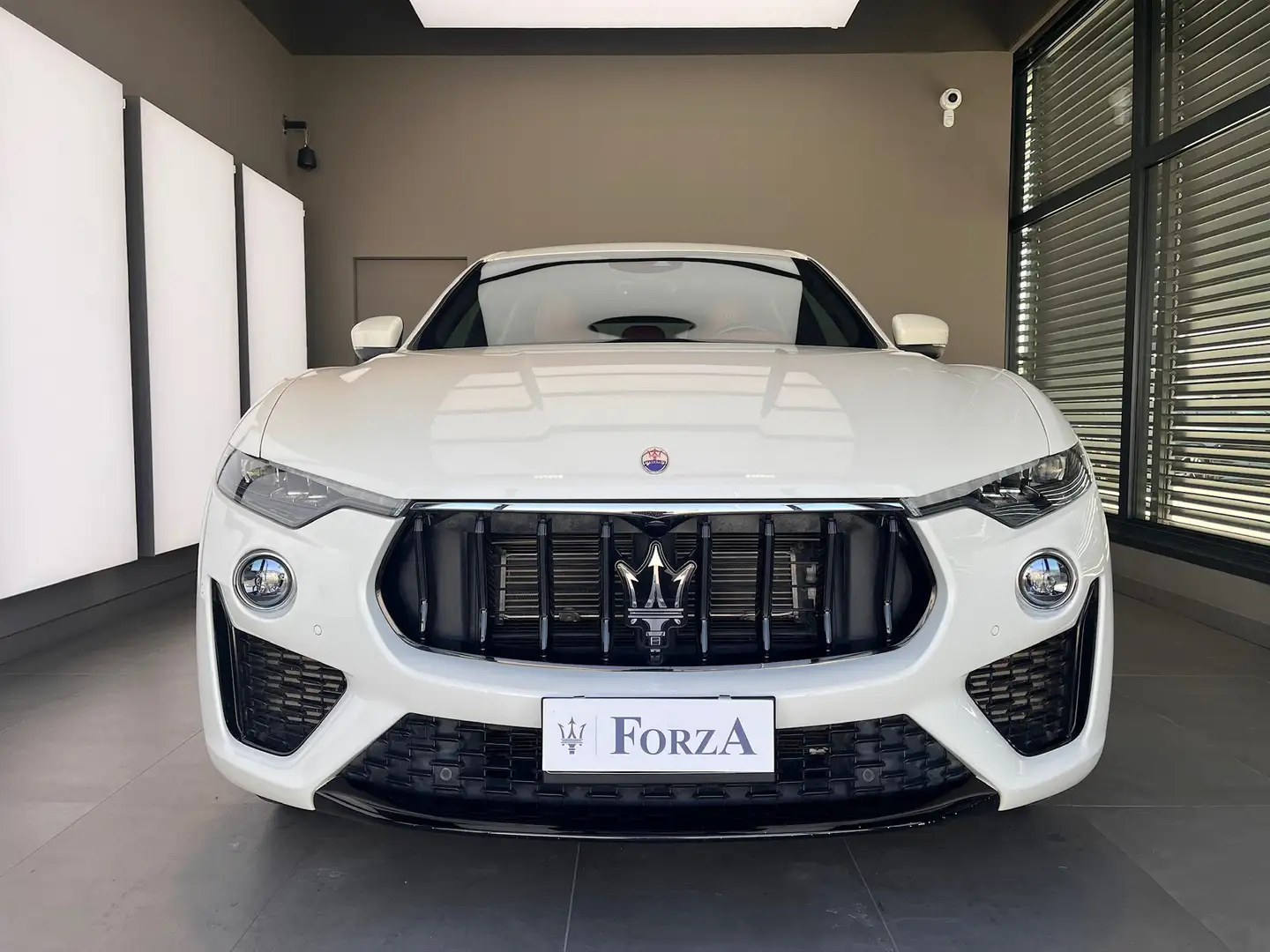 Maserati Levante Levante 3.0 V6 Gransport 250cv auto my21 Weiß - 2