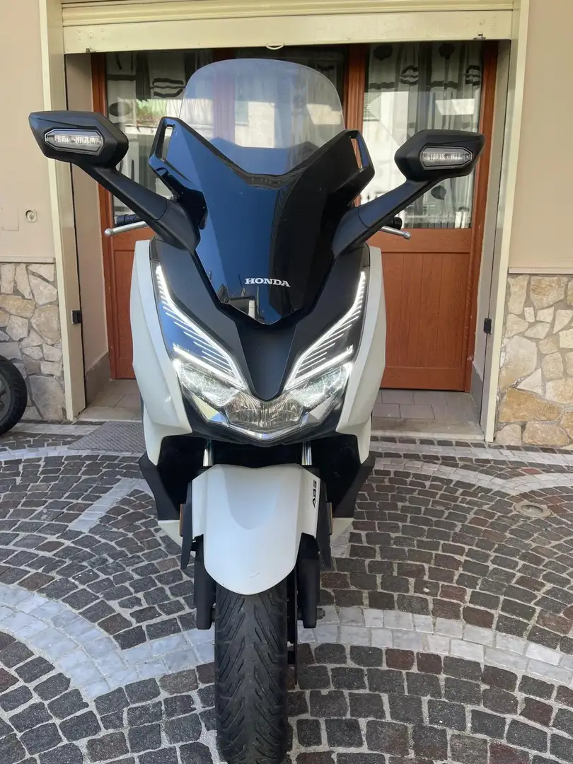Honda Forza 125 White - 1