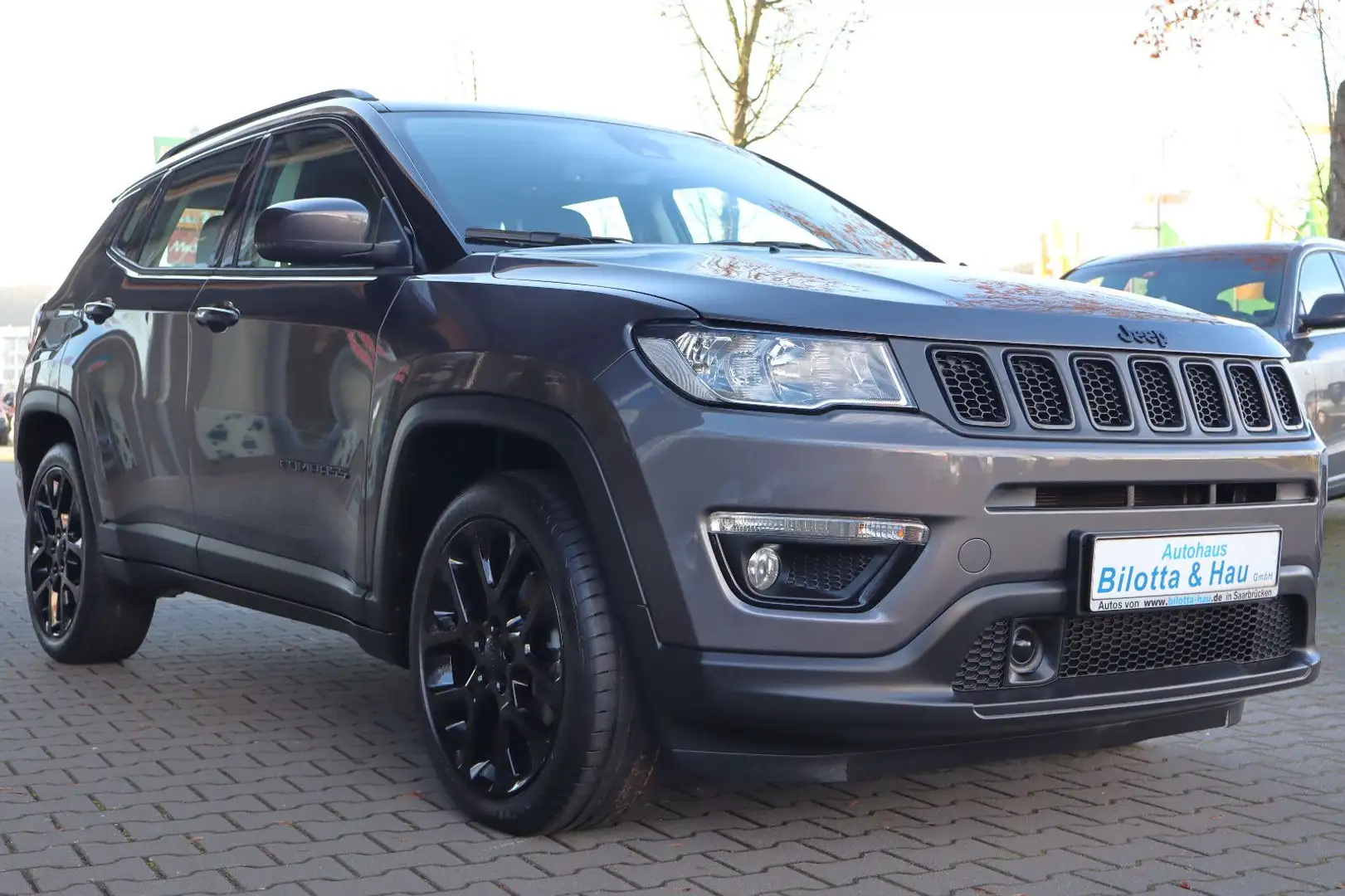 Jeep Compass 1.3 T-GDI Longitude FWD ! Navi+Kamera ! Grau - 2