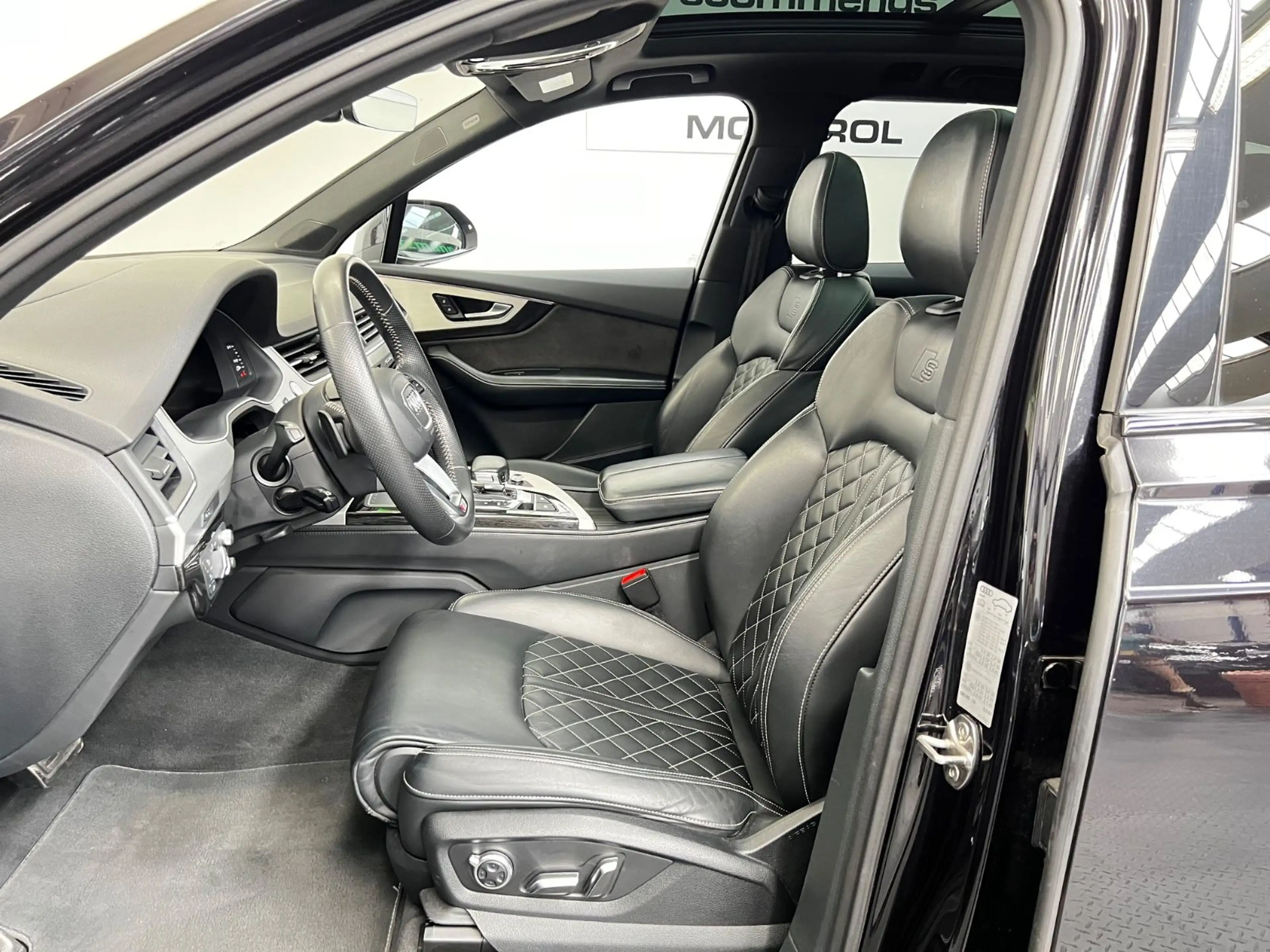 Audi Q7 3.0 TDI 3x S-LINE *7 SITZER* — photo 13