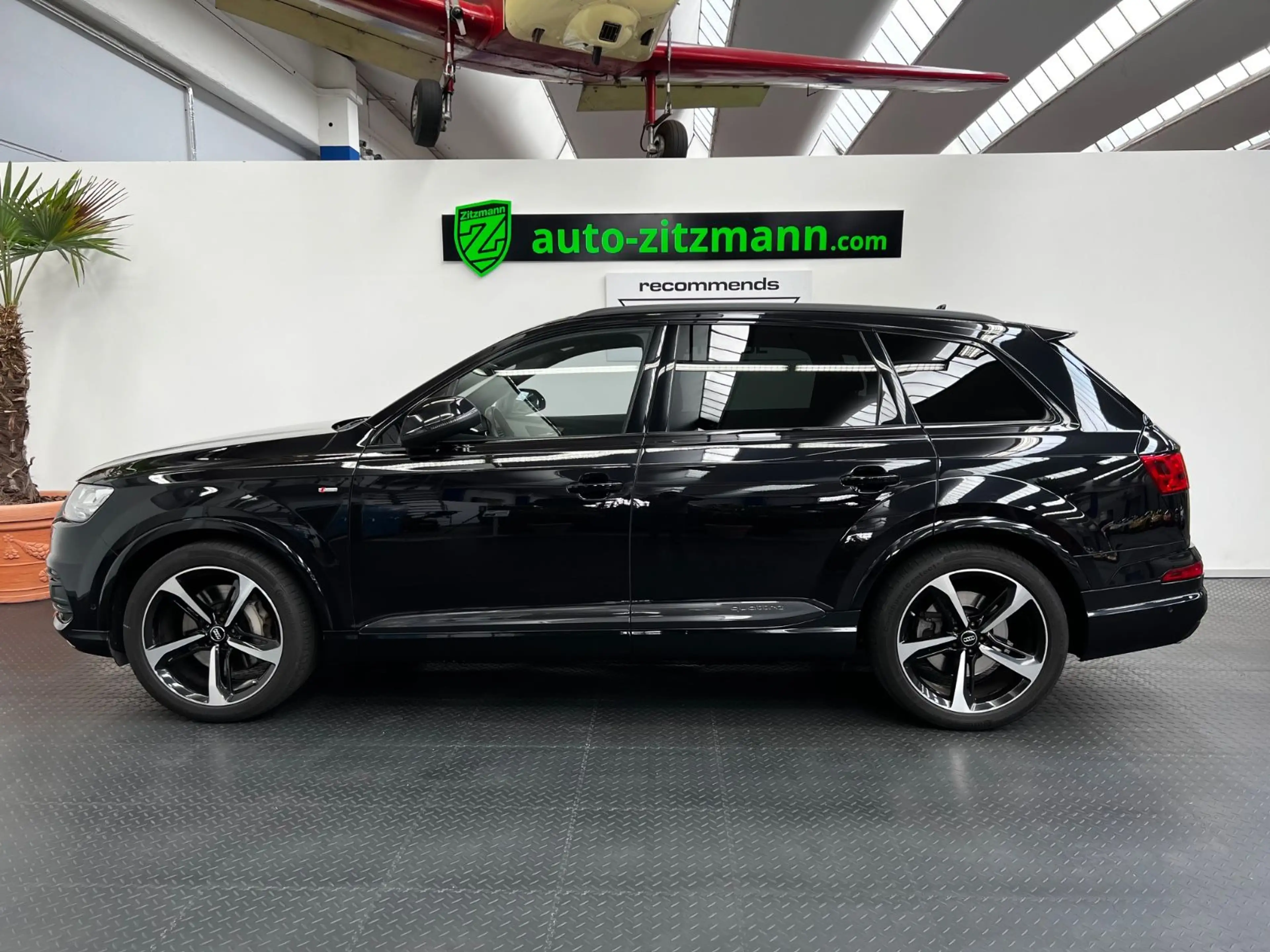 Audi Q7 3.0 TDI 3x S-LINE *7 SITZER* — photo 4