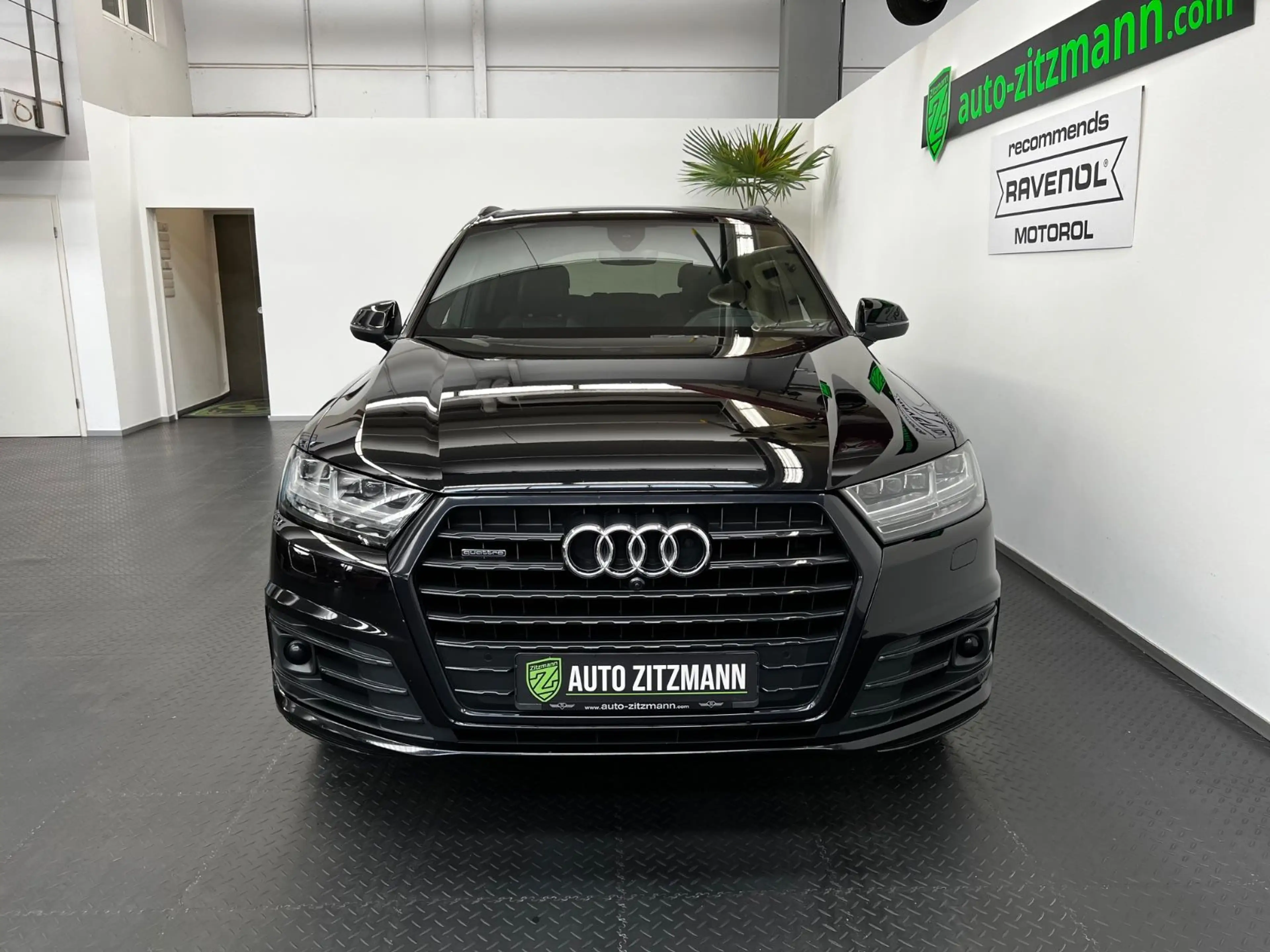 Audi Q7 3.0 TDI 3x S-LINE *7 SITZER* — photo 6