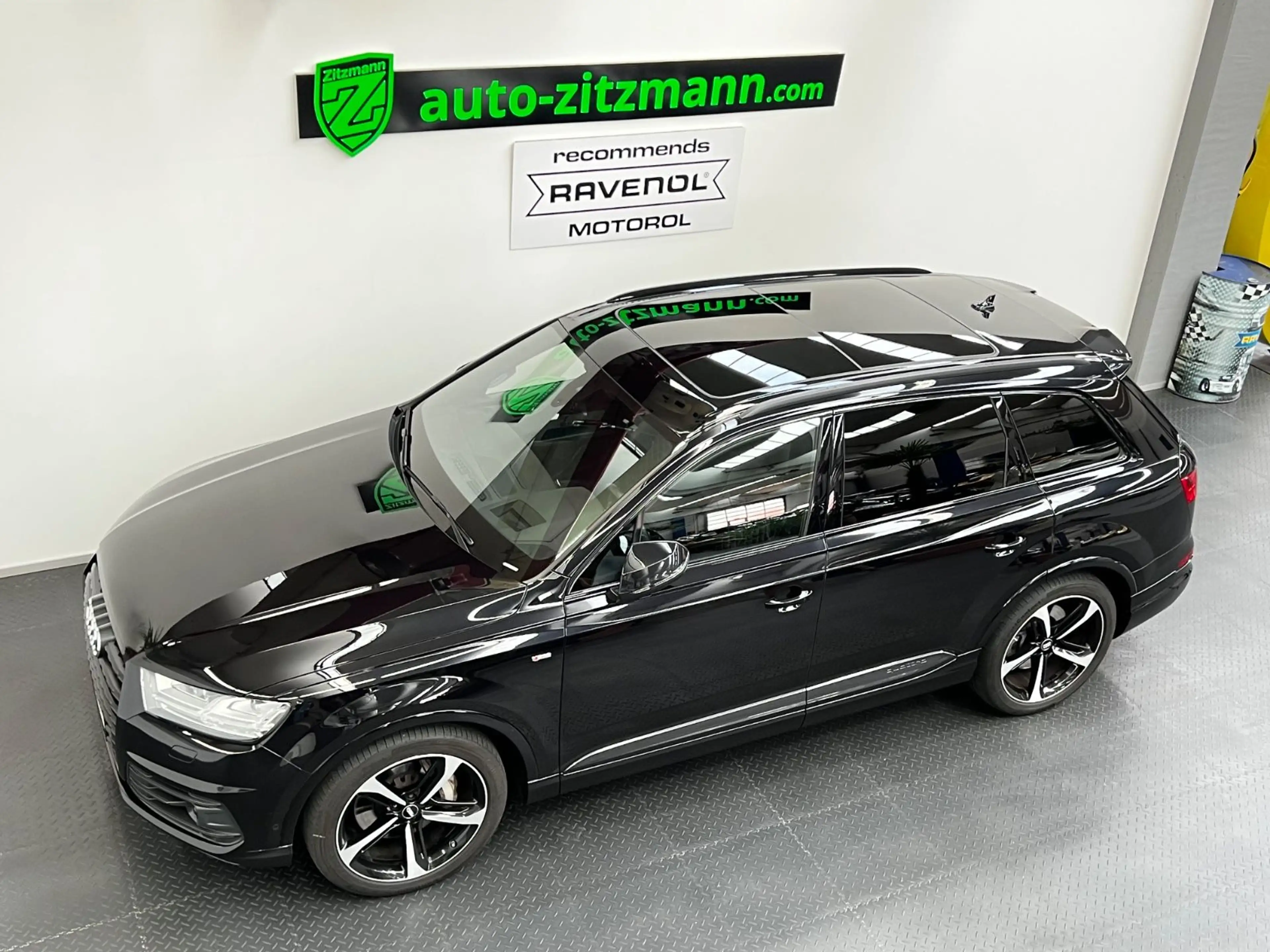 Audi Q7 3.0 TDI 3x S-LINE *7 SITZER* — photo 2