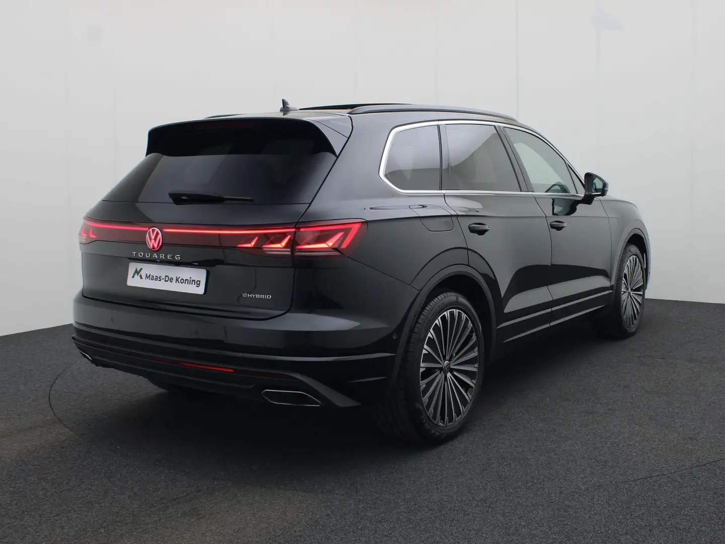 Volkswagen Touareg 3.0 TSieHybrid 280kW/381PK 4MOTION Elegance · Pano Noir - 2